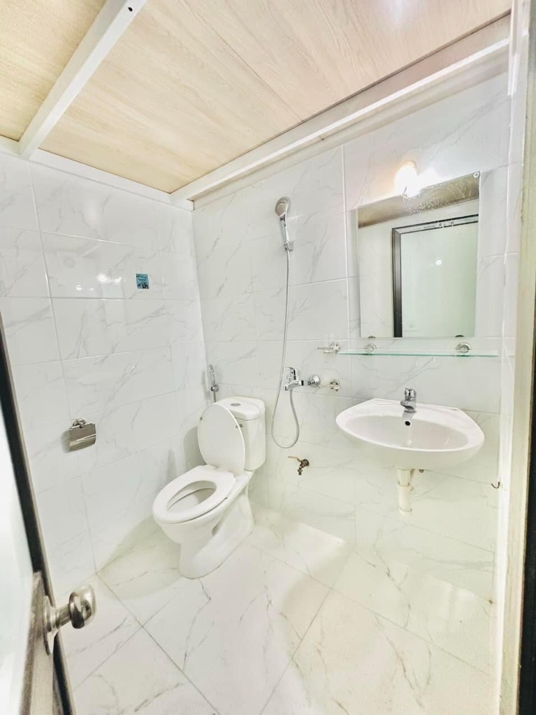 Bán nhà Phùng Khoang - diện tích 185m2 7 tầng - Ô tô lùi vào nhà - giá 33,5 tỷ