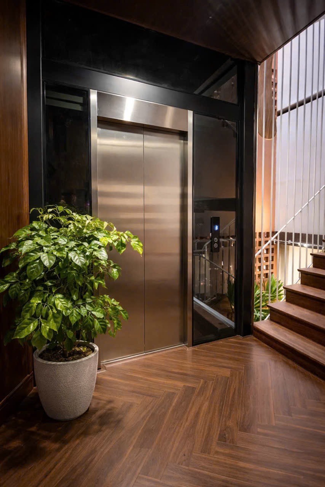 Bán nhà Phan Đình Giót - diện tích 75m2 6 tầng - Lô góc 2 mặt thoáng - giá 32 tỷ