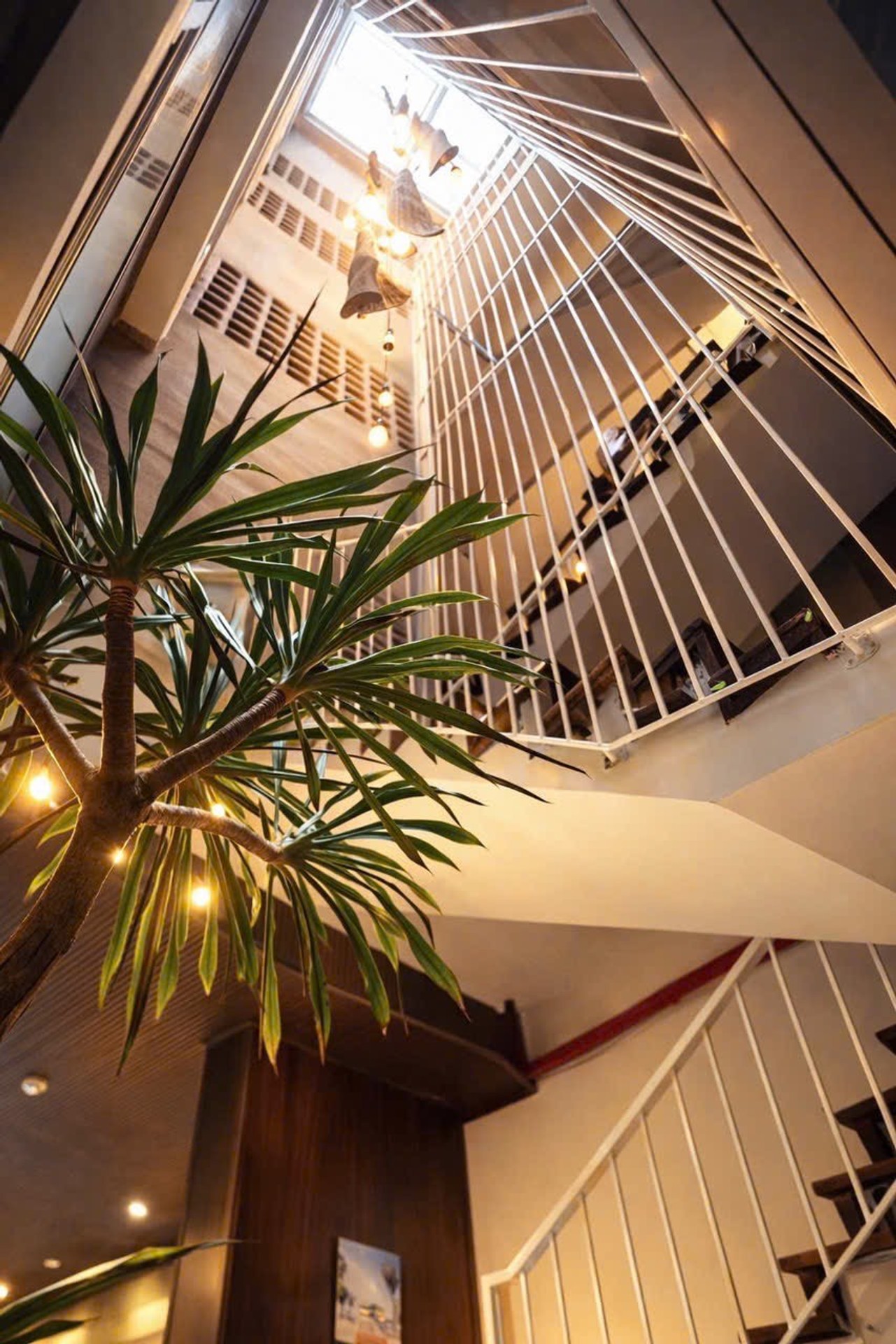 Bán nhà Phan Đình Giót - diện tích 75m2 6 tầng - Lô góc 2 mặt thoáng - giá 32 tỷ