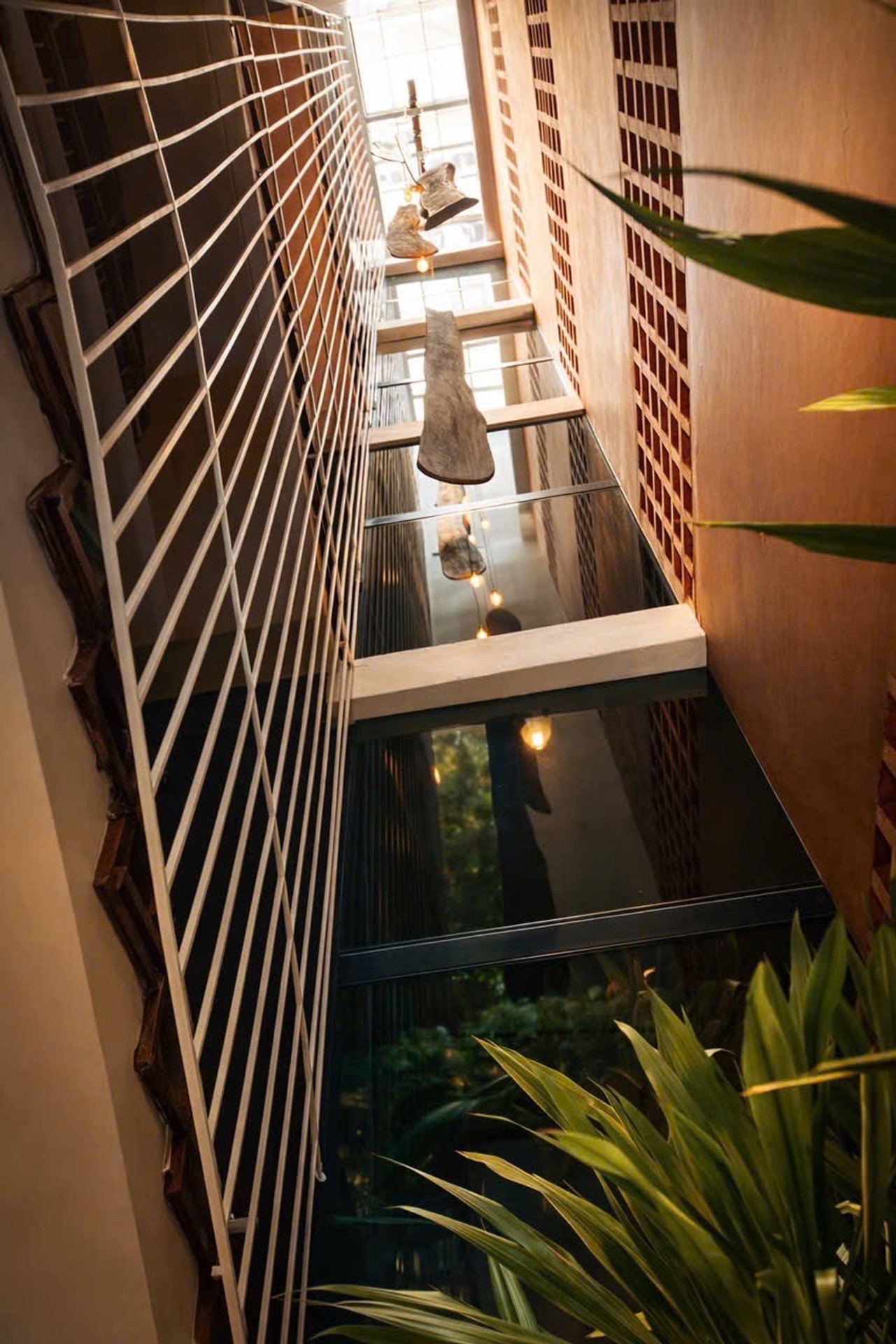 Bán nhà Phan Đình Giót - diện tích 75m2 6 tầng - Lô góc 2 mặt thoáng - giá 32 tỷ