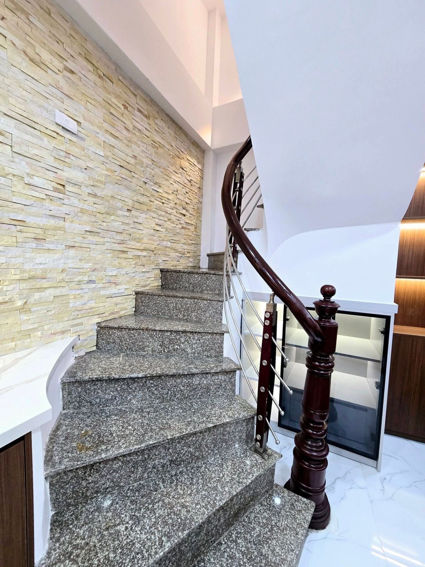 Bán nhà Kim Ngưu - diện tích 18m2 5 tầng - Nhà đẹp long lanh - giá 4,45 tỷ