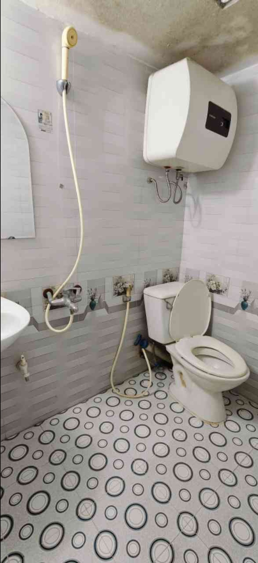 Bán nhà Nguyễn Khoái - diện tích 30m2 1.5 tầng - Ô tô đỗ cửa - giá 3 tỷ