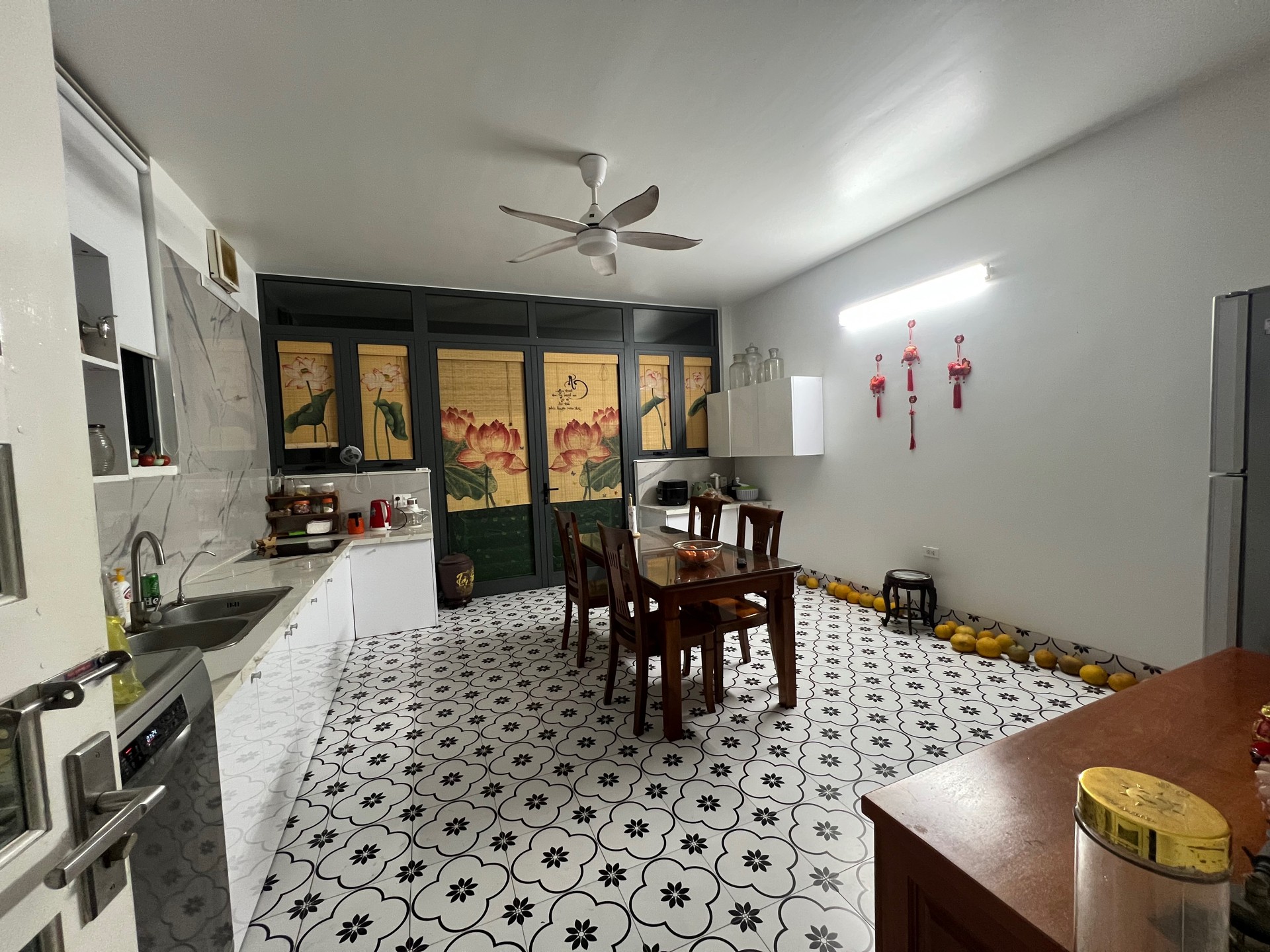 Bán nhà Hồ Đắc Di - diện tích 150m2 4 tầng - Ngõ 2 ô tô tránh - giá 37 tỷ