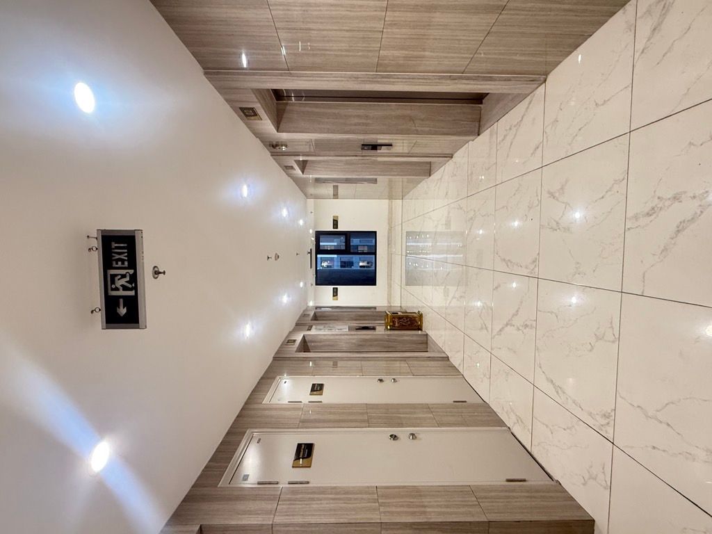 Bán nhà Minh Khai - diện tích 97m2 1 tầng - Lô góc - giá 11,9 tỷ