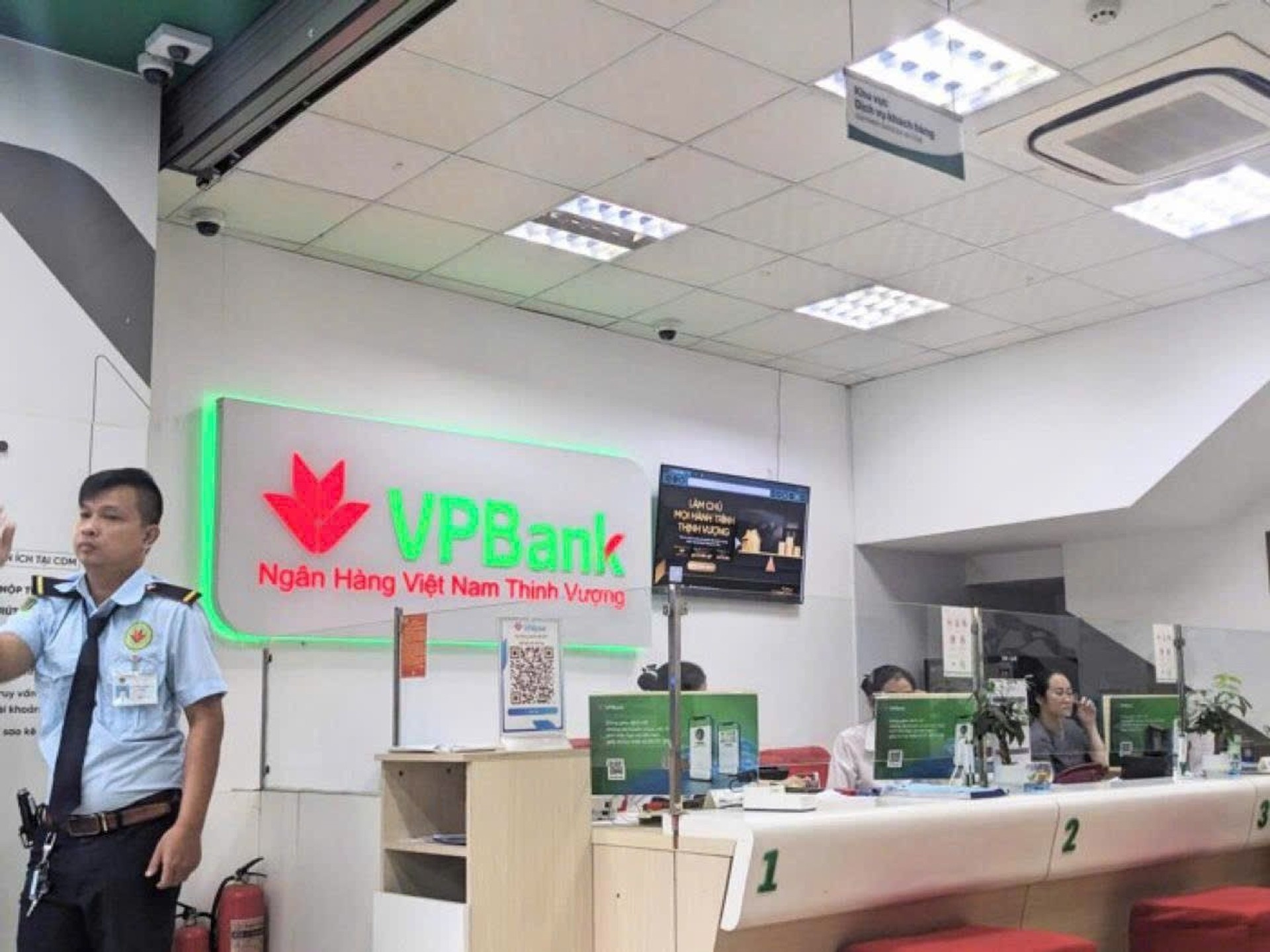 Bán nhà Kim Đồng - diện tích 130m2 10 tầng - Nhà 2 mặt thoáng - giá 99 tỷ