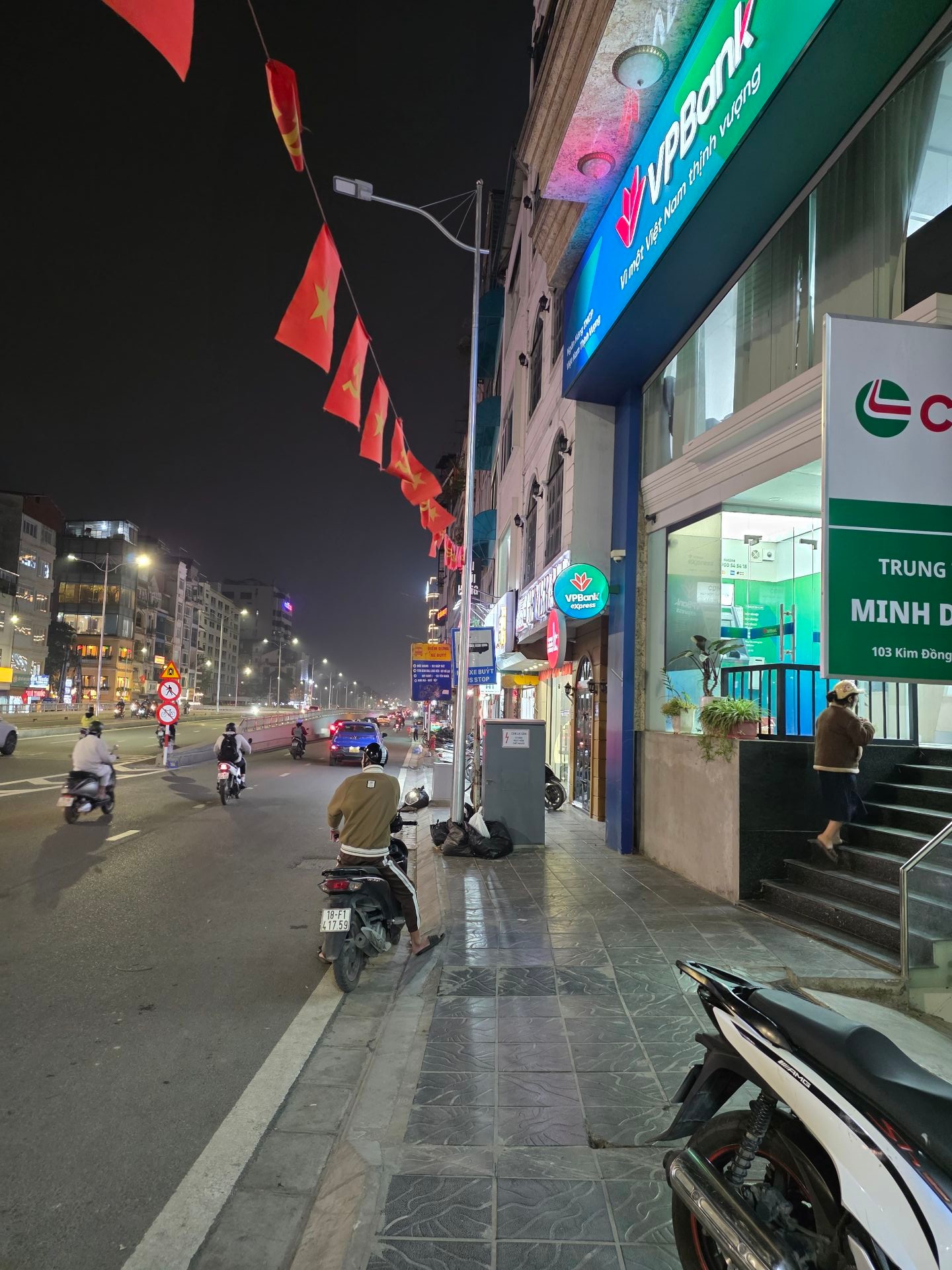 Bán nhà Kim Đồng - diện tích 130m2 10 tầng - Nhà 2 mặt thoáng - giá 99 tỷ