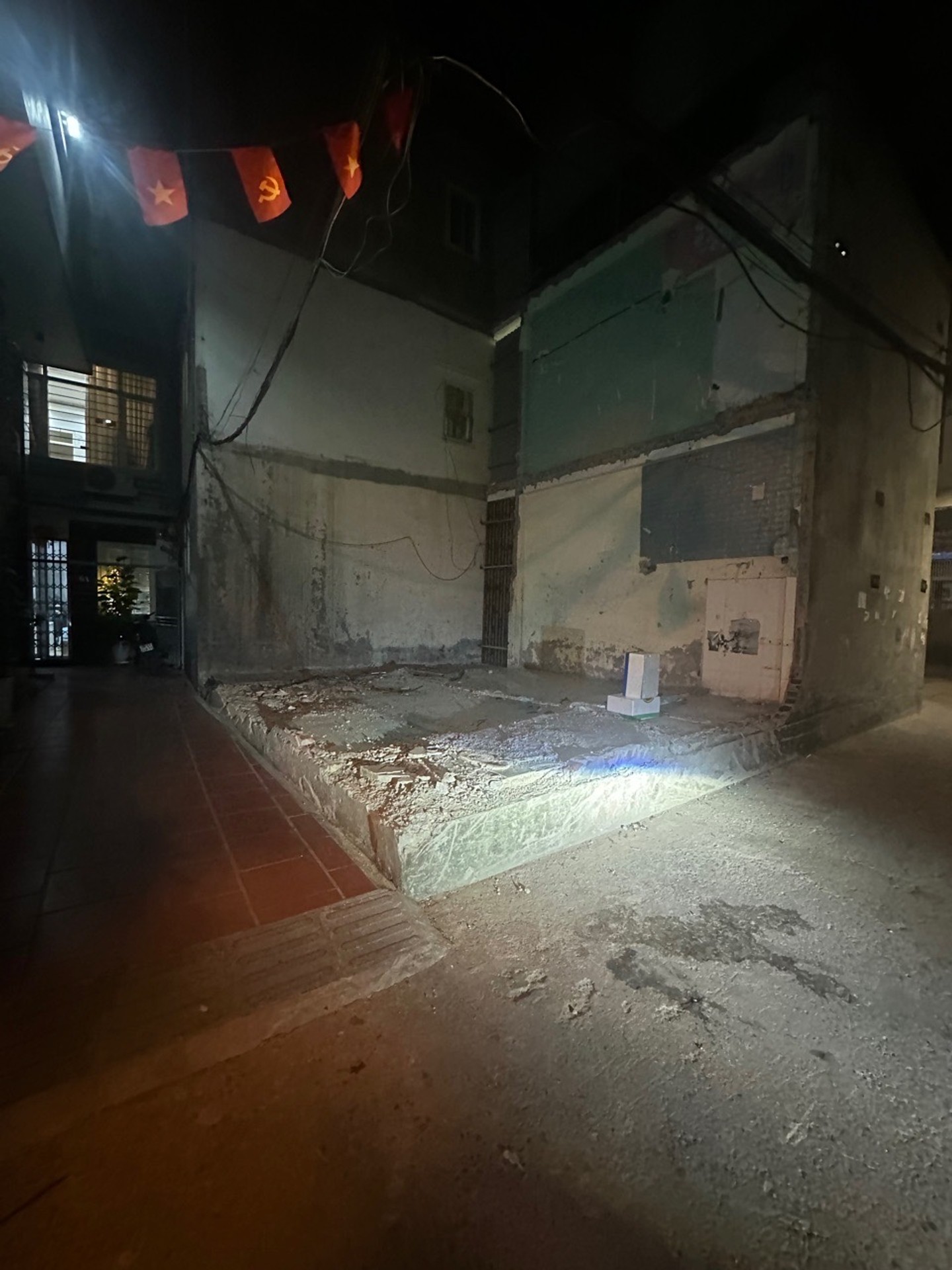 Bán nhà Kim Giang - diện tích 30m2 1 tầng - Lô góc - giá 7,6 tỷ