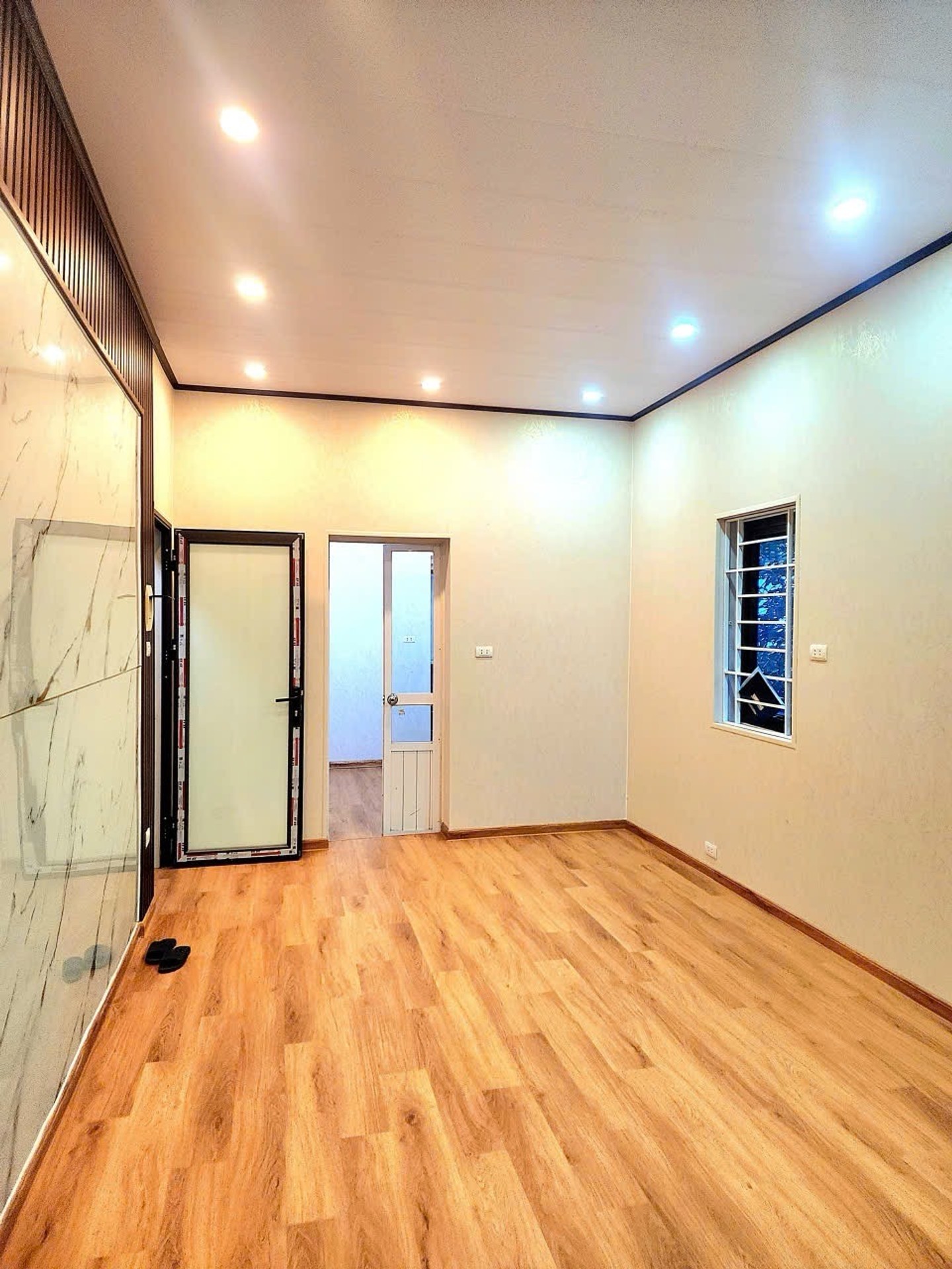 Bán nhà Kim Giang - diện tích 120m2 2 tầng - Nhà đầu hồi có cây cối xoã bóng mát quanh năm - giá 3,95 tỷ
