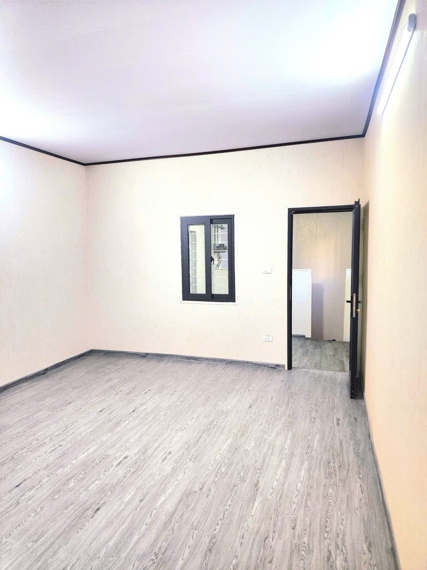 Bán nhà Kim Giang - diện tích 120m2 2 tầng - Nhà đầu hồi có cây cối xoã bóng mát quanh năm - giá 3,95 tỷ