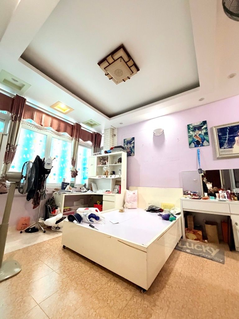 Bán nhà Hào Nam - diện tích 82m2 4 tầng - Lô góc 1 mặt phố 1 mặt ngõ - giá 62,8 tỷ