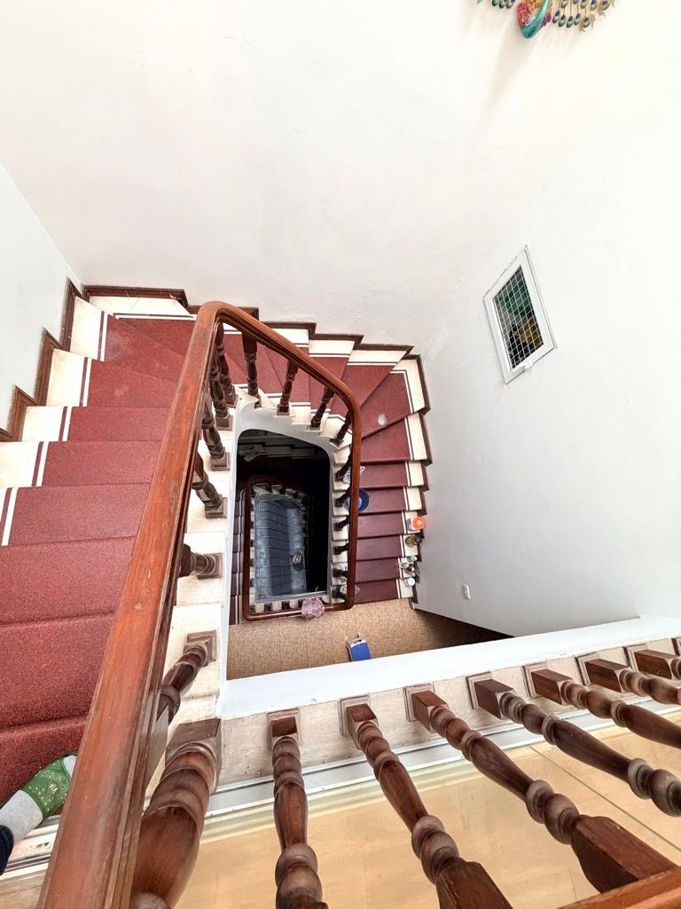 Bán nhà Hào Nam - diện tích 82m2 4 tầng - Lô góc 1 mặt phố 1 mặt ngõ - giá 62,8 tỷ