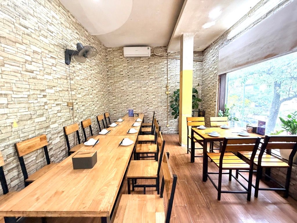 Bán nhà Hào Nam - diện tích 82m2 4 tầng - Lô góc 1 mặt phố 1 mặt ngõ - giá 62,8 tỷ