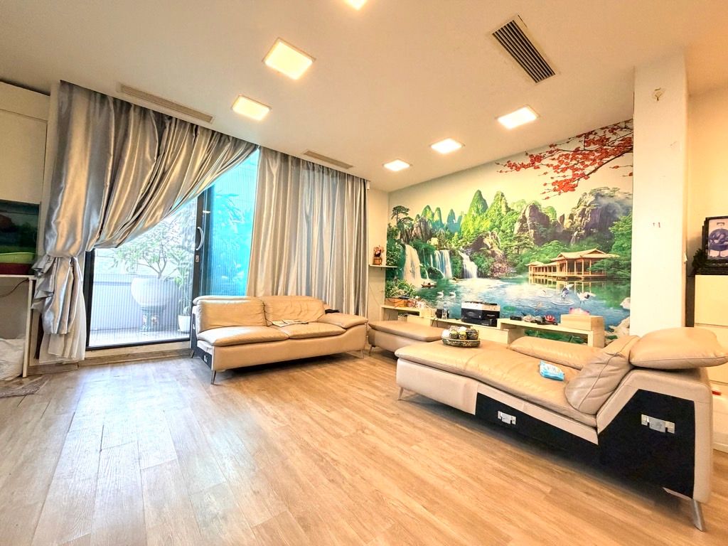 Bán nhà Hào Nam - diện tích 82m2 4 tầng - Lô góc 1 mặt phố 1 mặt ngõ - giá 62,8 tỷ