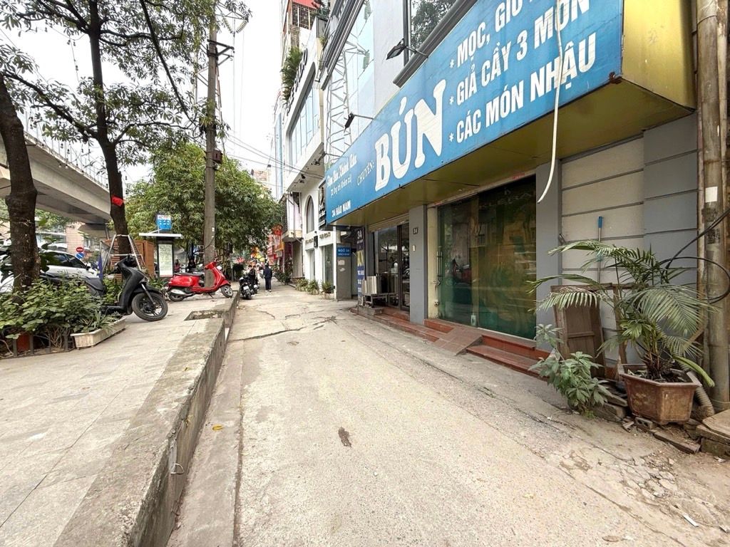 Bán nhà Hào Nam - diện tích 82m2 4 tầng - Lô góc 1 mặt phố 1 mặt ngõ - giá 62,8 tỷ