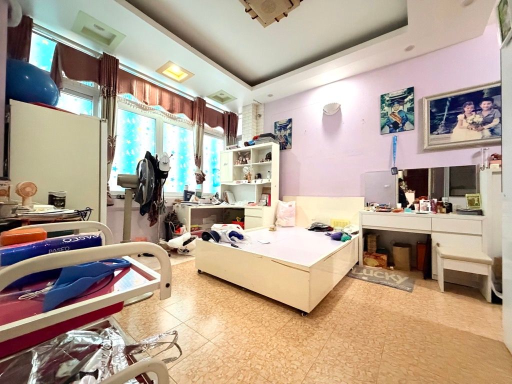 Bán nhà Hào Nam - diện tích 82m2 4 tầng - Lô góc 1 mặt phố 1 mặt ngõ - giá 62,8 tỷ