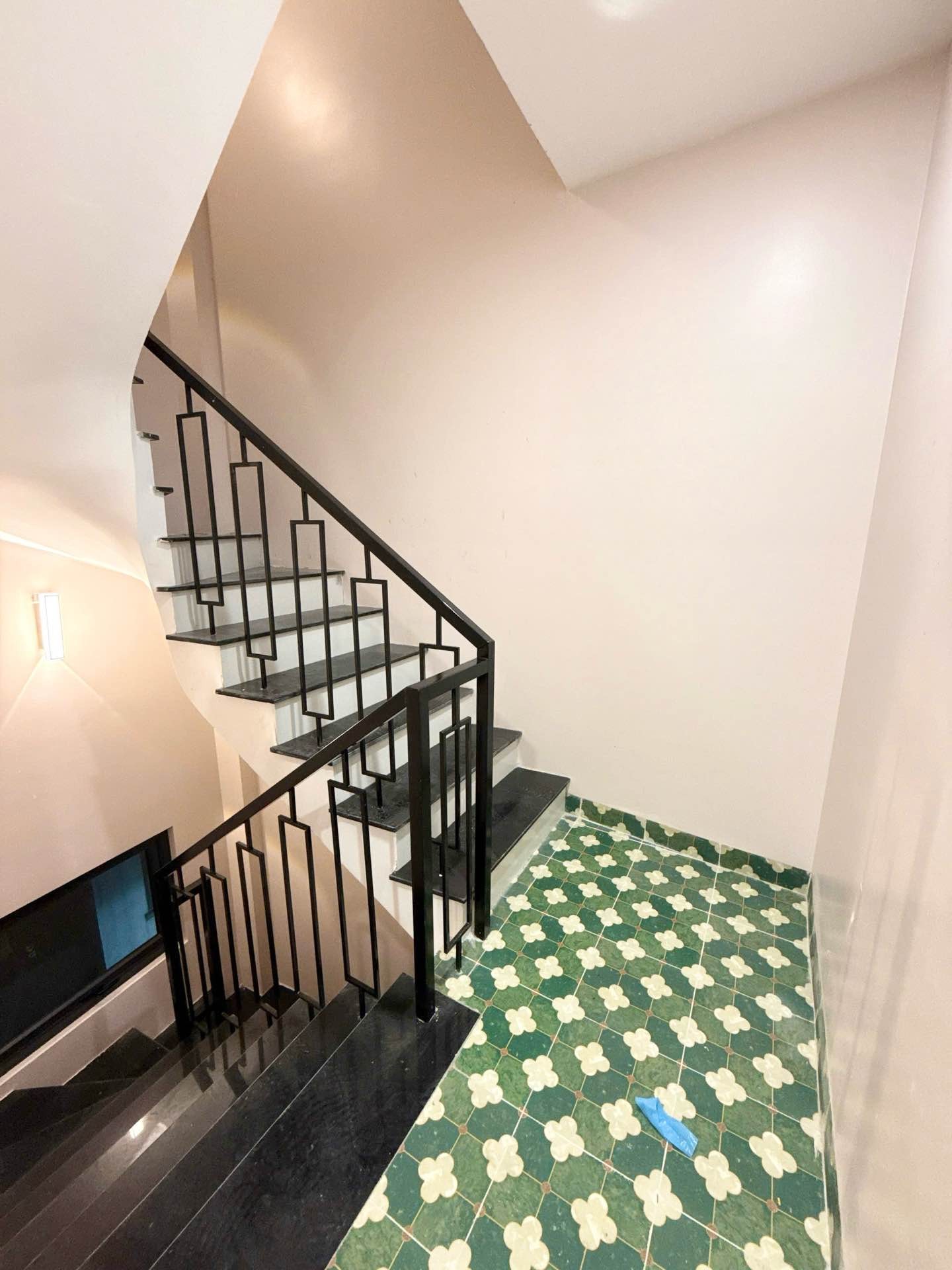Bán nhà Hai Bà Trưng - diện tích 82m2 5 tầng - Lô góc, thang máy - giá 16,5 tỷ