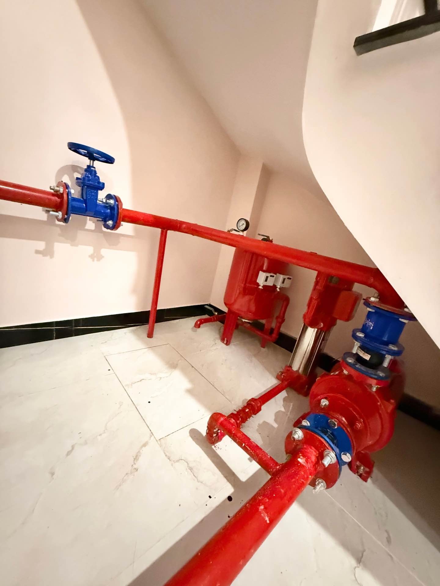 Bán nhà Hai Bà Trưng - diện tích 82m2 5 tầng - Lô góc, thang máy - giá 16,5 tỷ