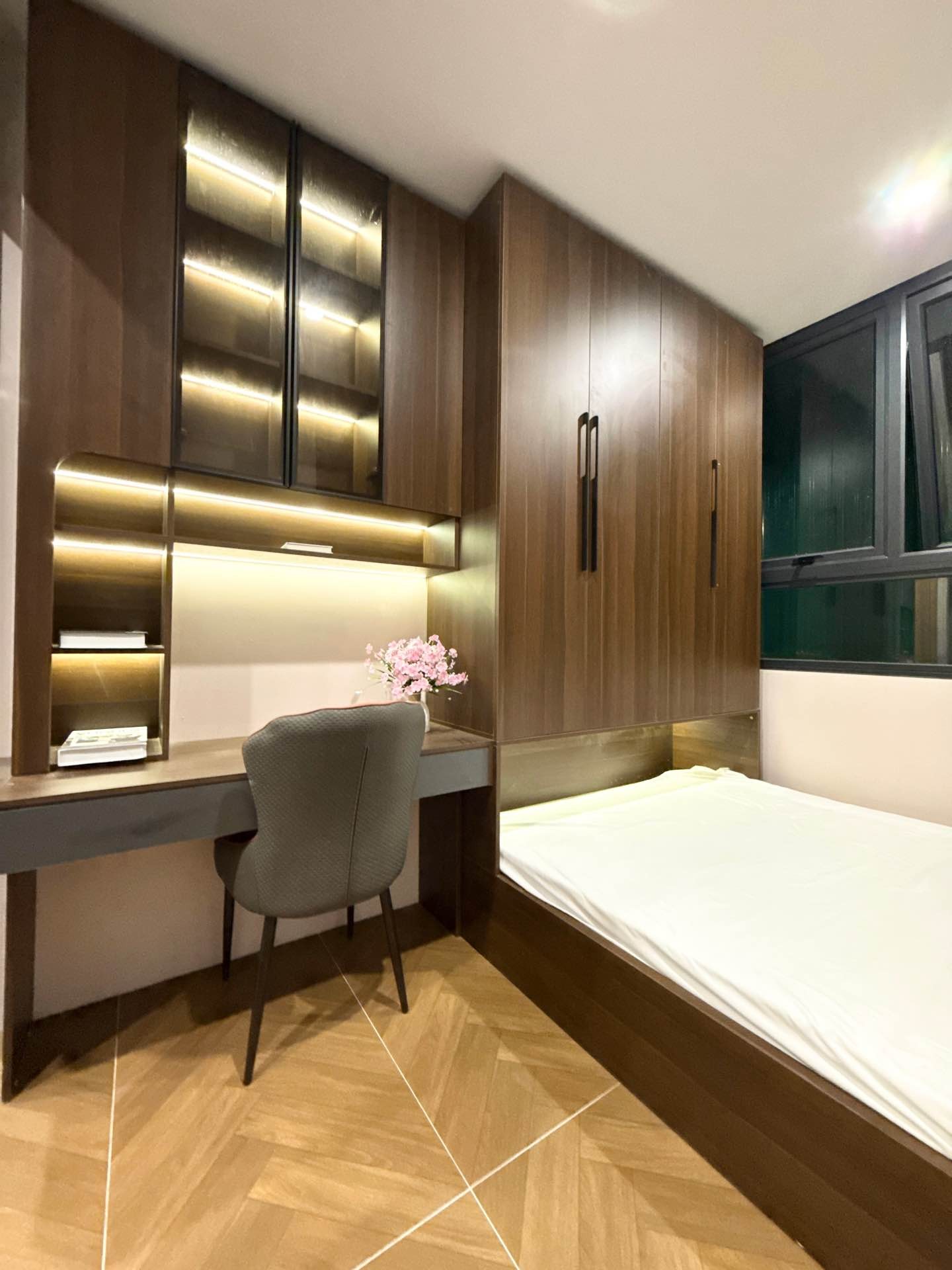 Bán nhà Hai Bà Trưng - diện tích 82m2 5 tầng - Lô góc, thang máy - giá 16,5 tỷ