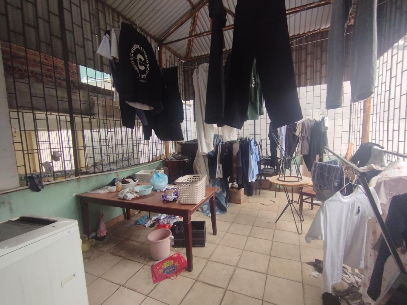 Bán nhà Trung Kính - diện tích 92m2 4 tầng - Ô TÔ TRÁNH - giá 34 tỷ