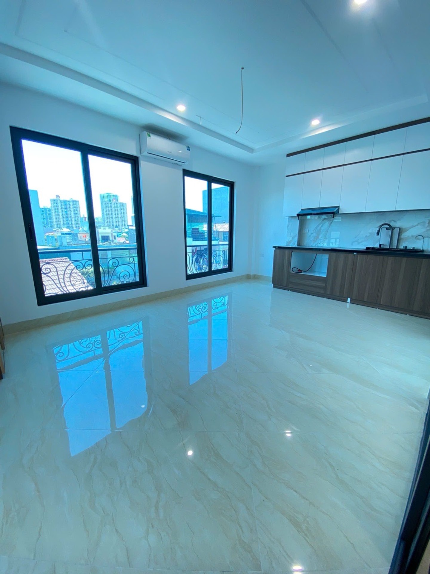 Bán nhà Định Công Hạ - diện tích 36m2 7 tầng - thang máy - giá 8,9 tỷ