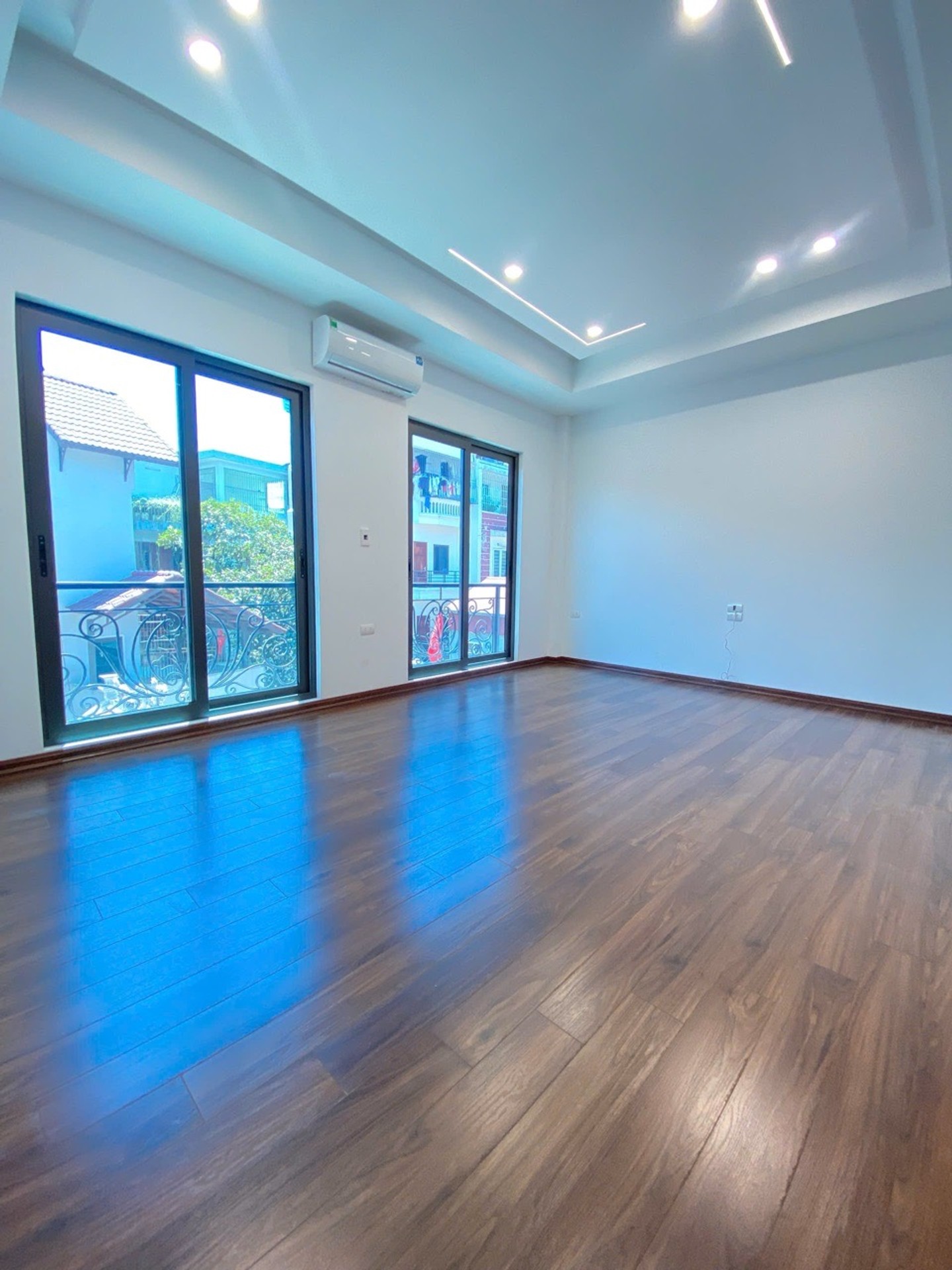 Bán nhà Định Công Hạ - diện tích 36m2 7 tầng - thang máy - giá 8,9 tỷ