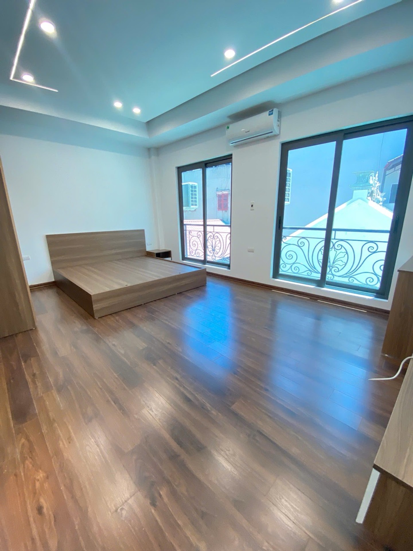 Bán nhà Định Công Hạ - diện tích 36m2 7 tầng - thang máy - giá 8,9 tỷ