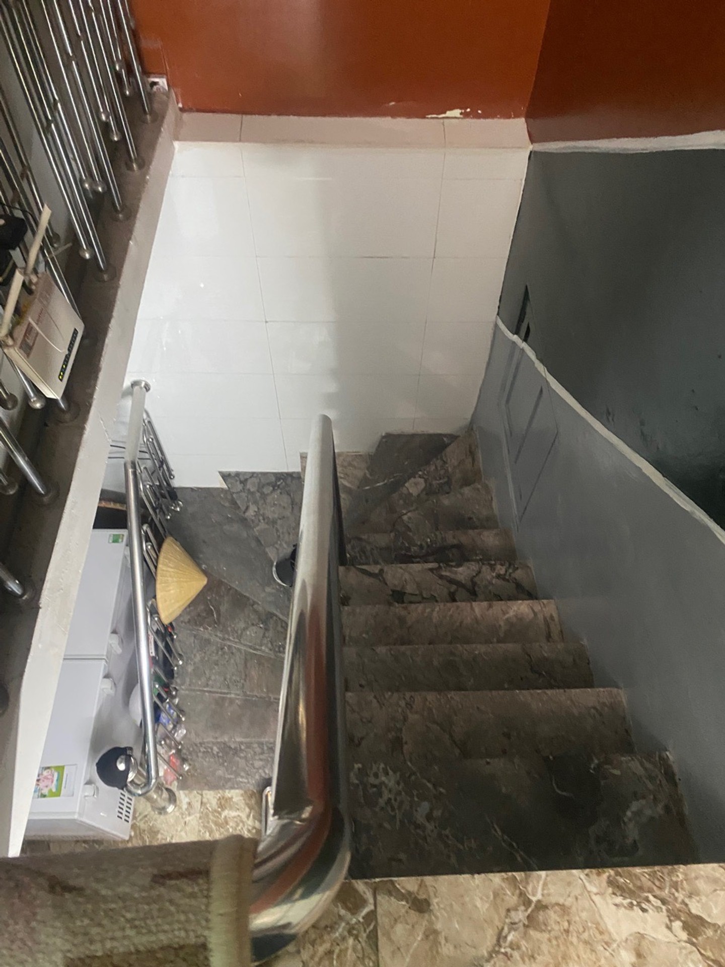 Bán nhà Định Công Thượng - diện tích 23m2 2 tầng - ô tô tránh - giá 1,8 tỷ