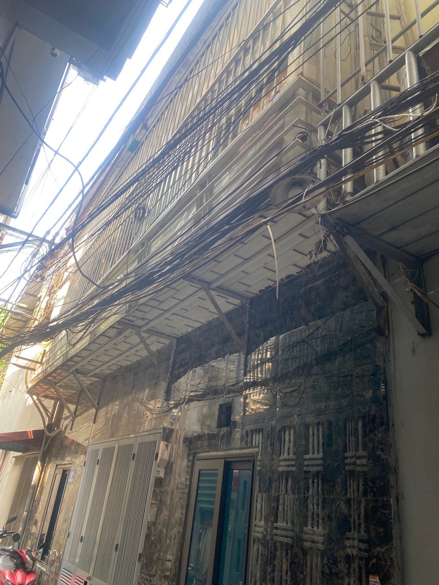 Bán nhà Định Công Thượng - diện tích 23m2 2 tầng - ô tô tránh - giá 1,8 tỷ