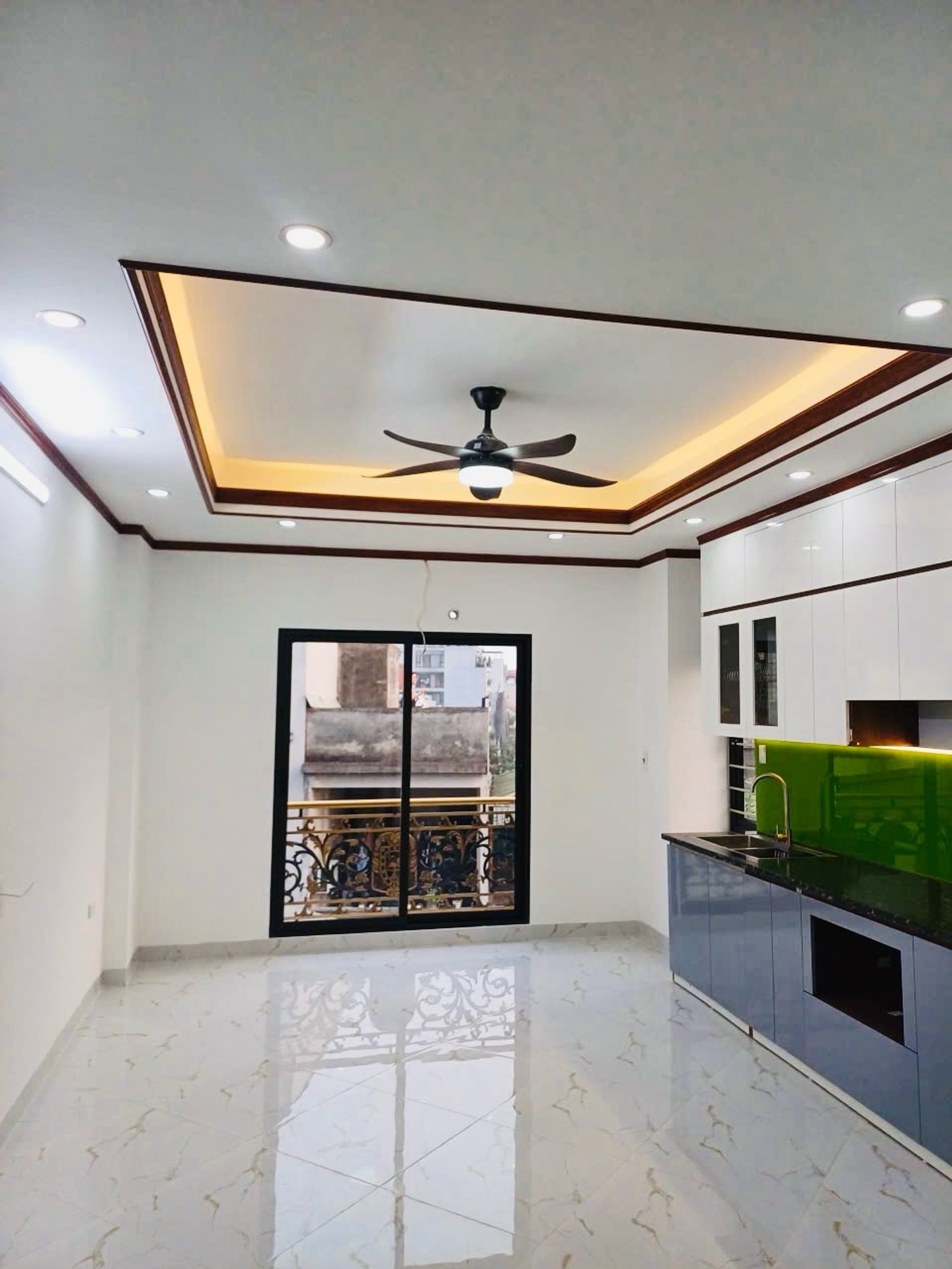 Bán nhà Kim Ngưu - diện tích 30m2 5 tầng - Thang máy xịn, nhà mới tinh - giá 9,6 tỷ