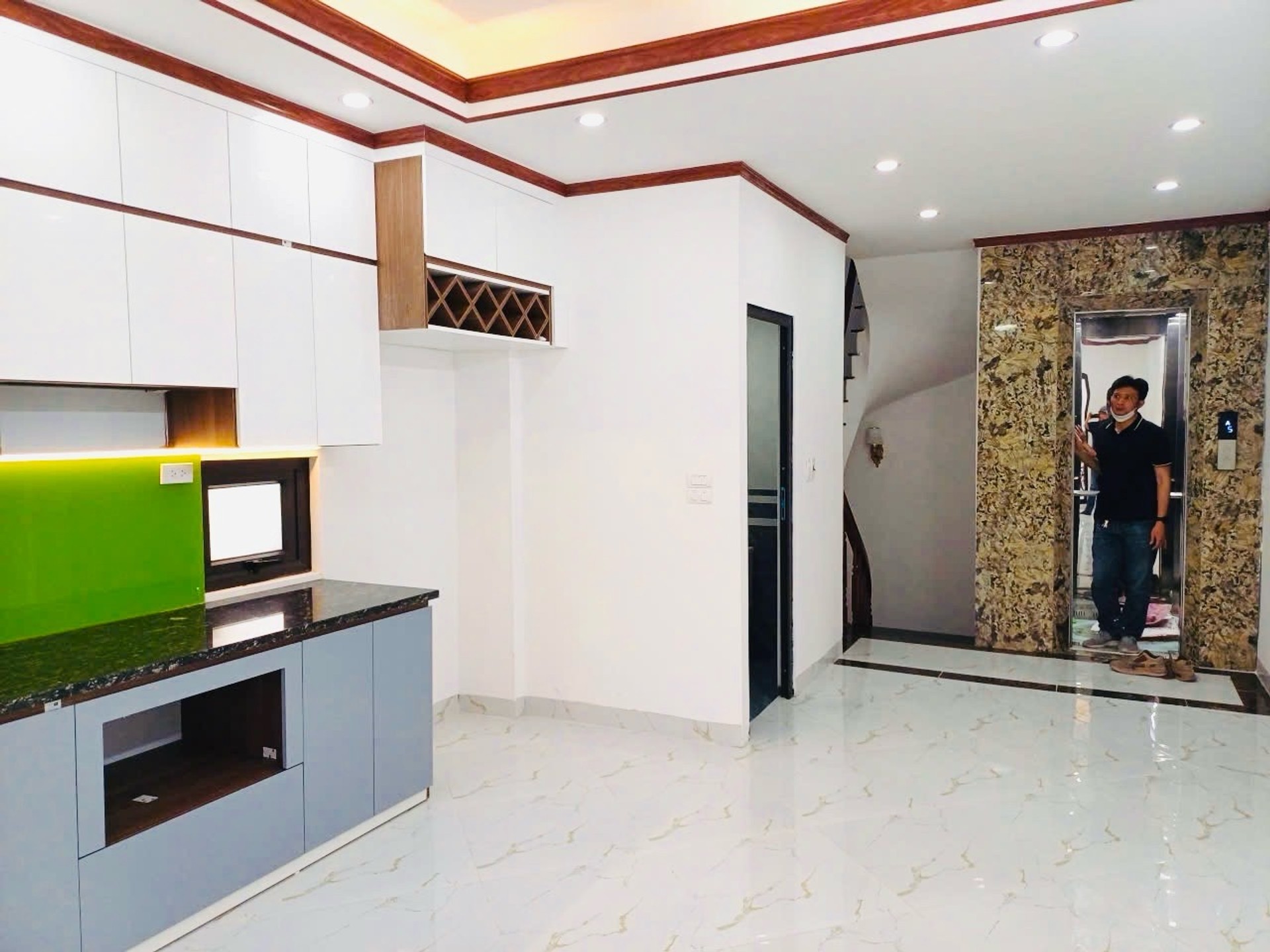 Bán nhà Kim Ngưu - diện tích 30m2 5 tầng - Thang máy xịn, nhà mới tinh - giá 9,6 tỷ