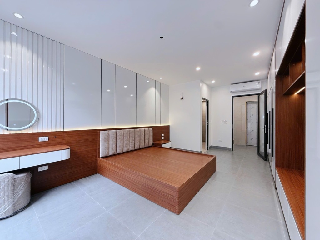 Bán nhà Kim Đồng - diện tích 36m2 7 tầng - Ô TÔ TRÁNH NHAU - VỈA HÈ - THANG MÁY - KINH DOANH - MẶT TIỀN RỘNG - GARA Ô TÔ - FULL NỘI THẤT - giá 17 tỷ