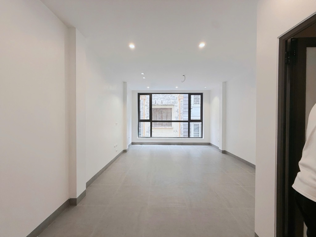 Bán nhà Kim Đồng - diện tích 36m2 7 tầng - Ô TÔ TRÁNH NHAU - VỈA HÈ - THANG MÁY - KINH DOANH - MẶT TIỀN RỘNG - GARA Ô TÔ - FULL NỘI THẤT - giá 17 tỷ