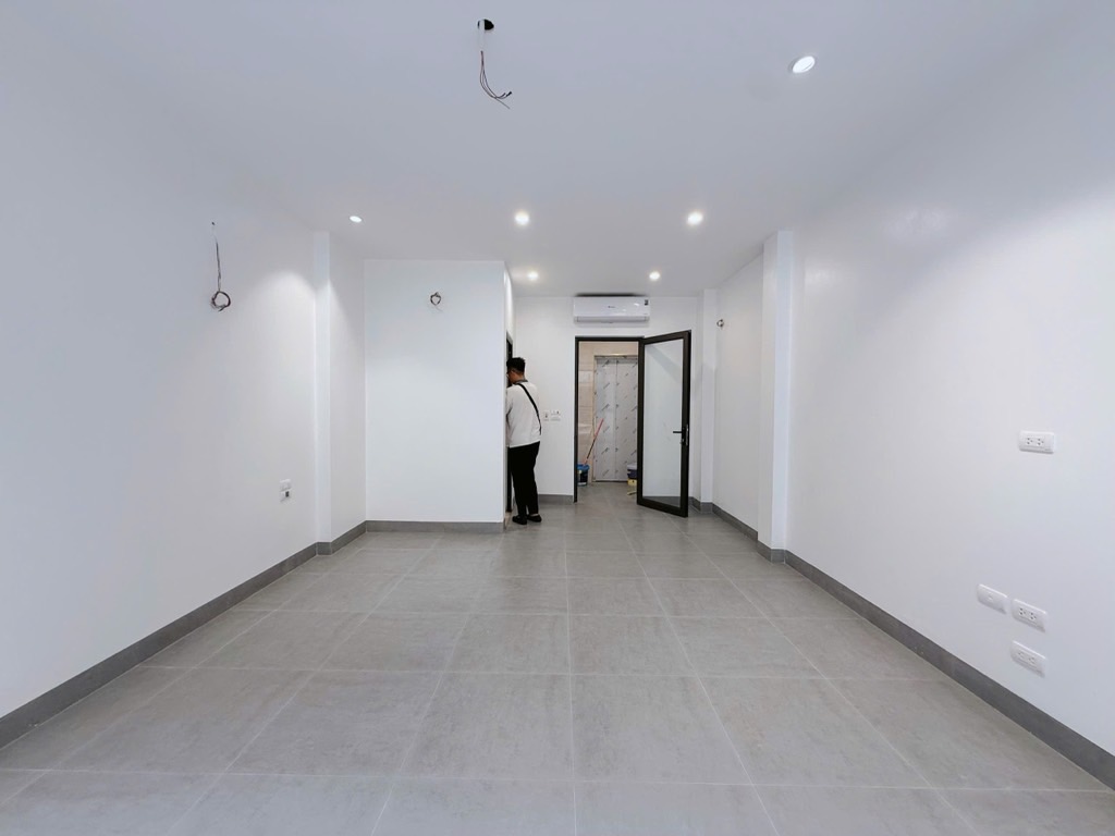 Bán nhà Kim Đồng - diện tích 36m2 7 tầng - Ô TÔ TRÁNH NHAU - VỈA HÈ - THANG MÁY - KINH DOANH - MẶT TIỀN RỘNG - GARA Ô TÔ - FULL NỘI THẤT - giá 17 tỷ