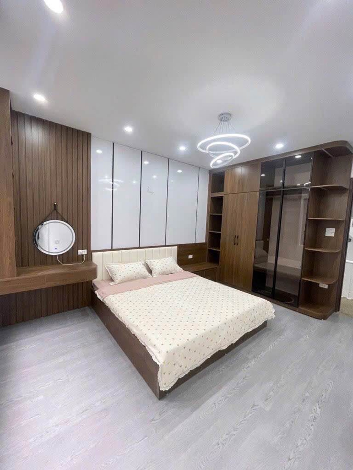 Bán nhà Trần Đại Nghĩa - diện tích 30m2 5 tầng - Nhà mới đẹp, vị trí đẹp - giá 8,8 tỷ