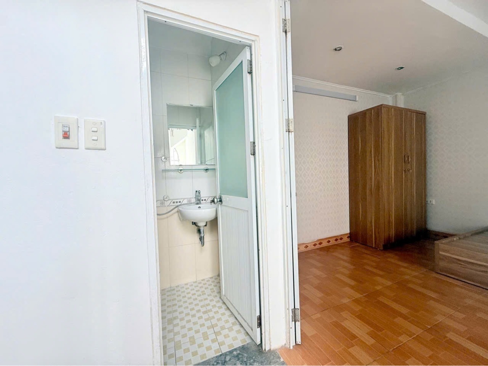 Bán nhà Thanh Nhàn - diện tích 18m2 6 tầng - Nhà dân xây kiên cố - giá 6,5 tỷ