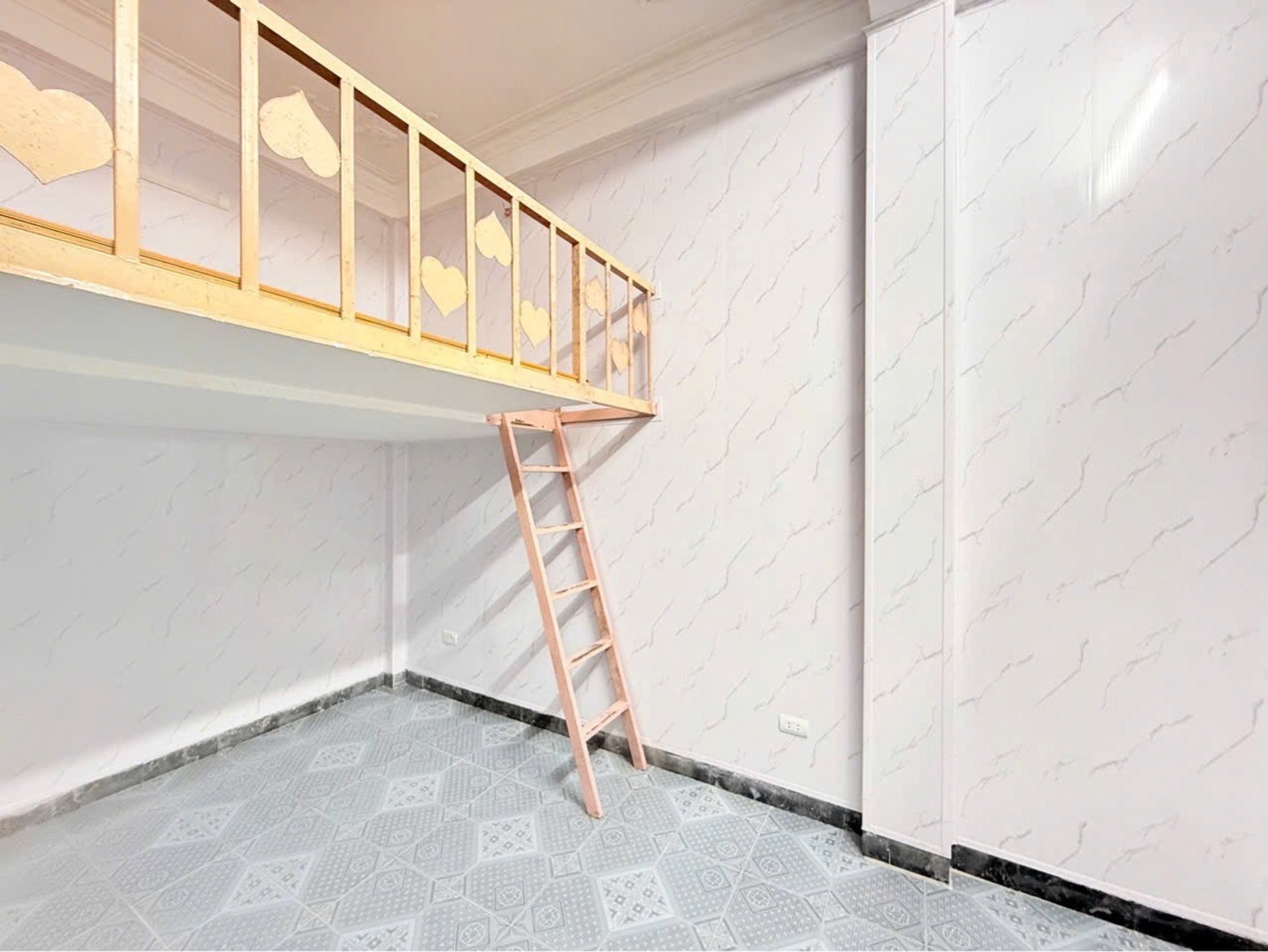 Bán nhà Thanh Nhàn - diện tích 18m2 6 tầng - Nhà dân xây kiên cố - giá 6,5 tỷ