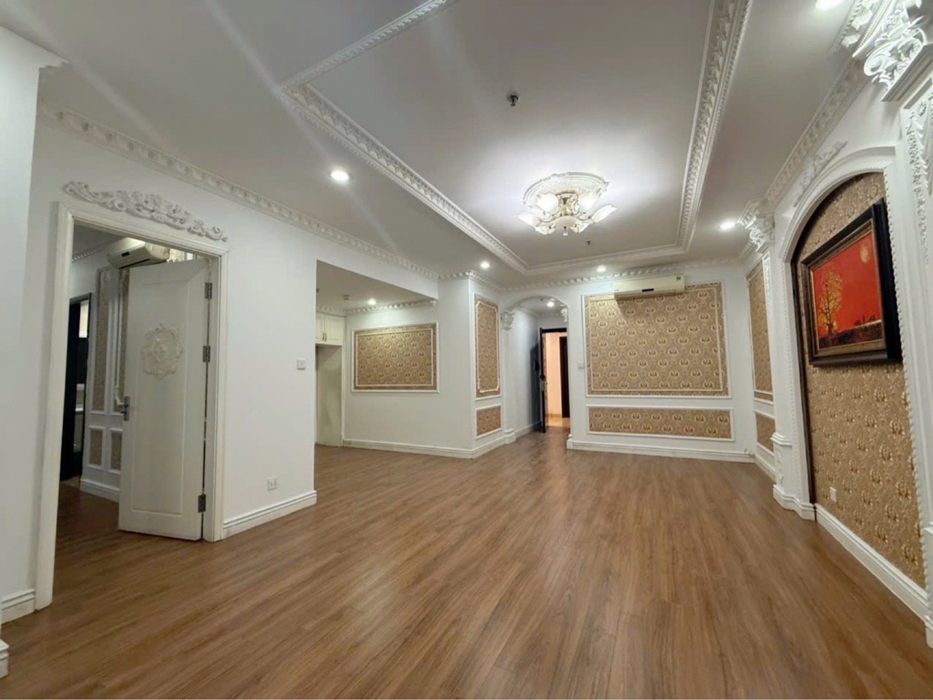 Bán căn hộ Vinhomes Times City - diện tích 74m2 1 tầng - Căn hộ đẹp lung linh - giá 8,9 tỷ