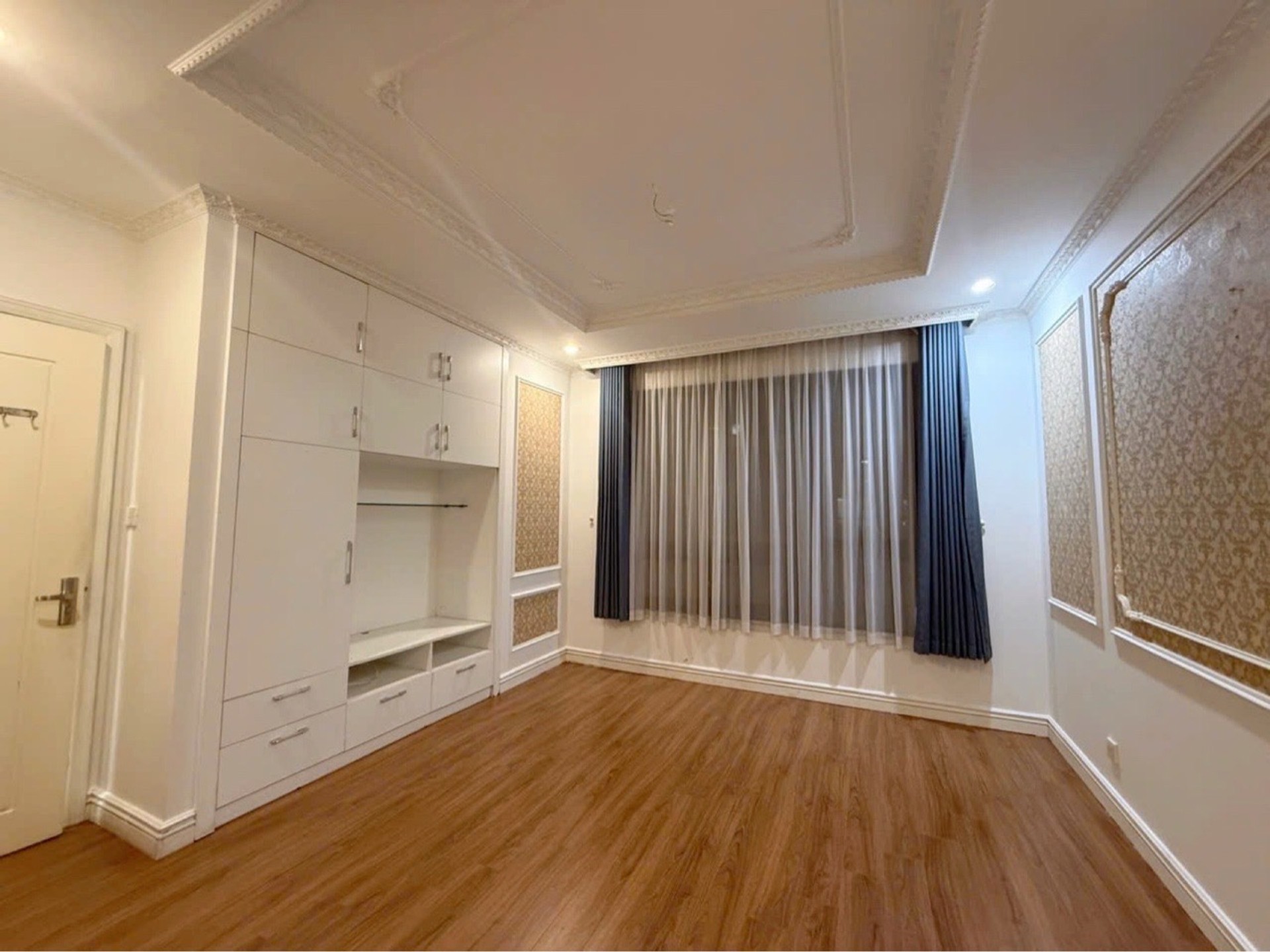 Bán căn hộ Vinhomes Times City - diện tích 74m2 1 tầng - Căn hộ đẹp lung linh - giá 8,9 tỷ