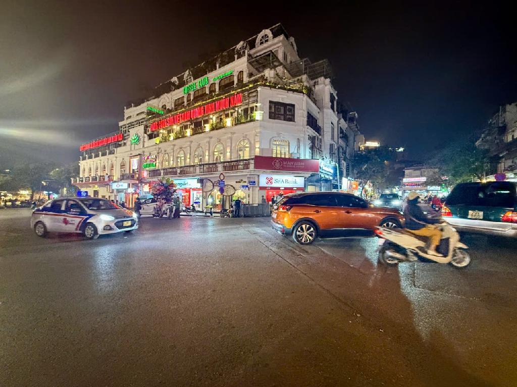 Bán nhà Hàng Đào - diện tích 55m2 2 tầng - Mặt phố Hàng Đào - giá 56,5 tỷ