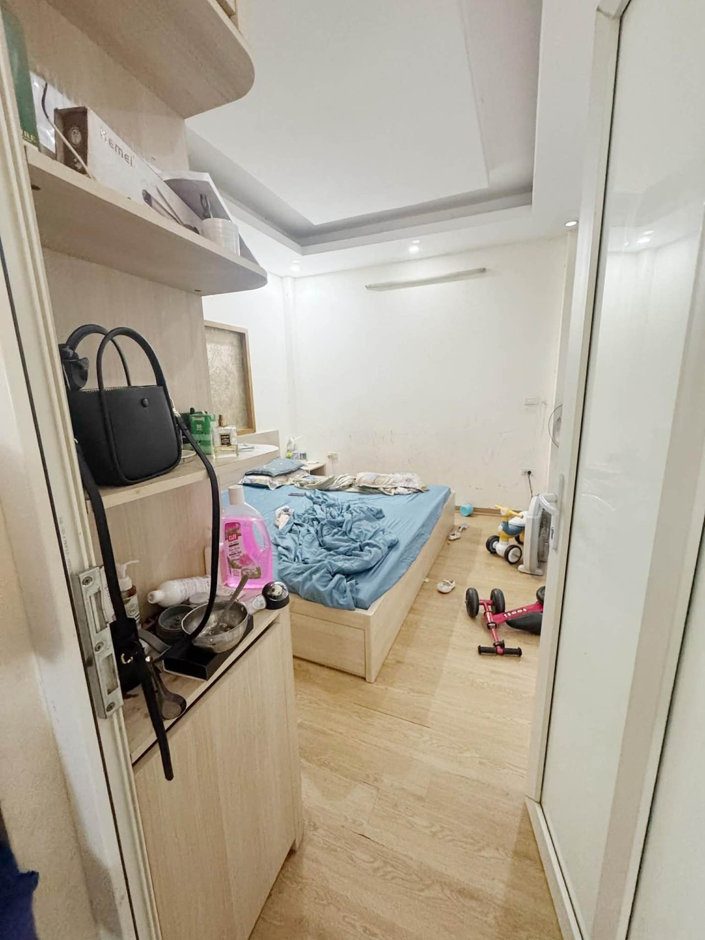 Bán nhà Vĩnh Hưng - diện tích 30m2 4 tầng - ô tô nhỏ đỗ ngày cổng - giá 6,8 tỷ