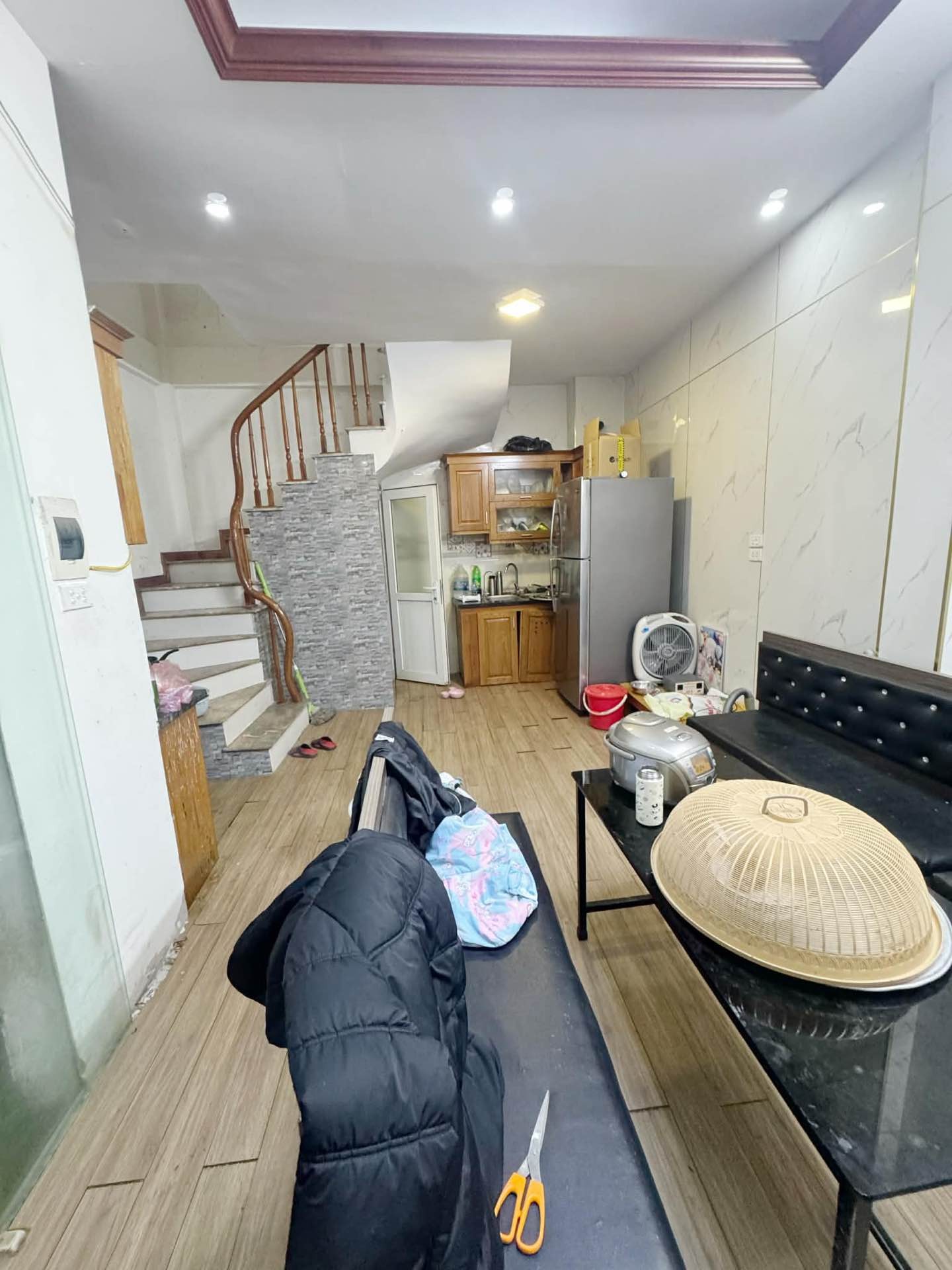 Bán nhà Vĩnh Hưng - diện tích 30m2 4 tầng - ô tô nhỏ đỗ ngày cổng - giá 6,8 tỷ