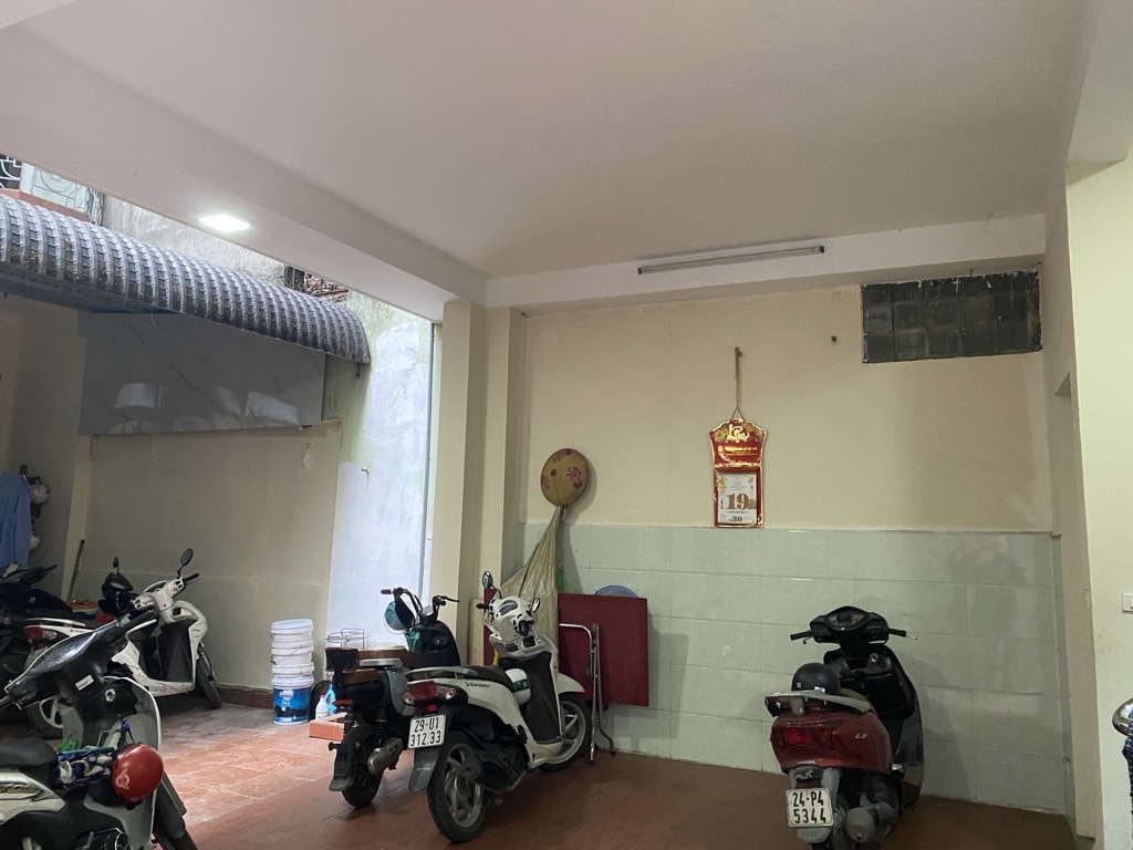 Bán nhà Nguyễn Trãi - diện tích 150m2 4 tầng - Đang cập nhật - giá 27 tỷ