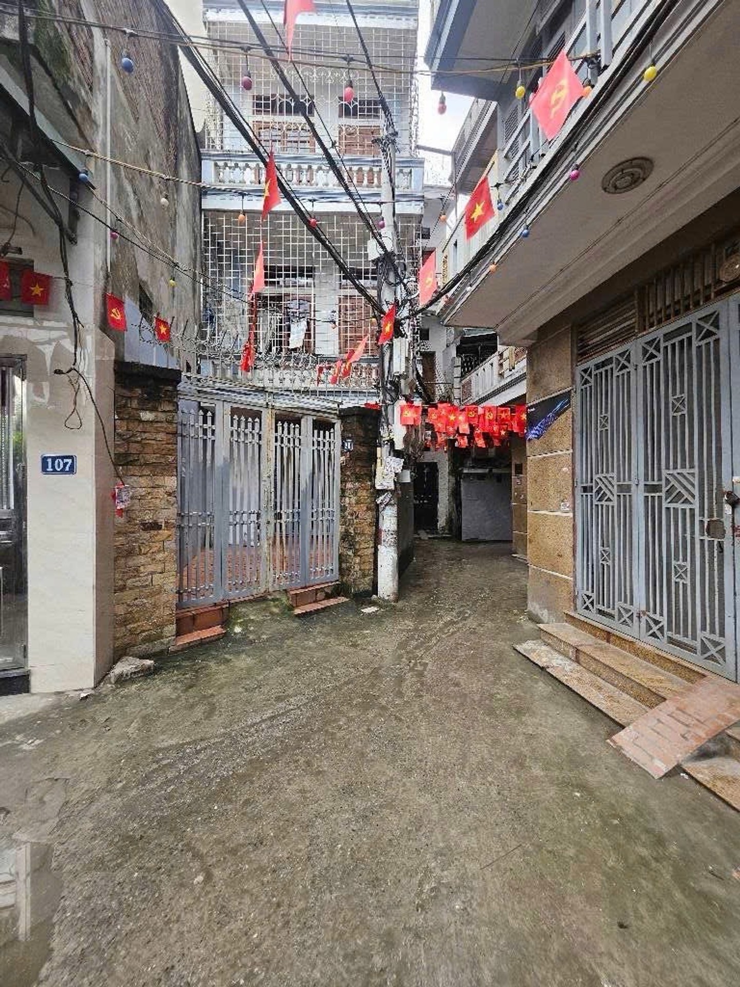 Bán nhà Tân Mai - diện tích 32m2 5 tầng - Ba gác tận cửa - giá 7,48 tỷ