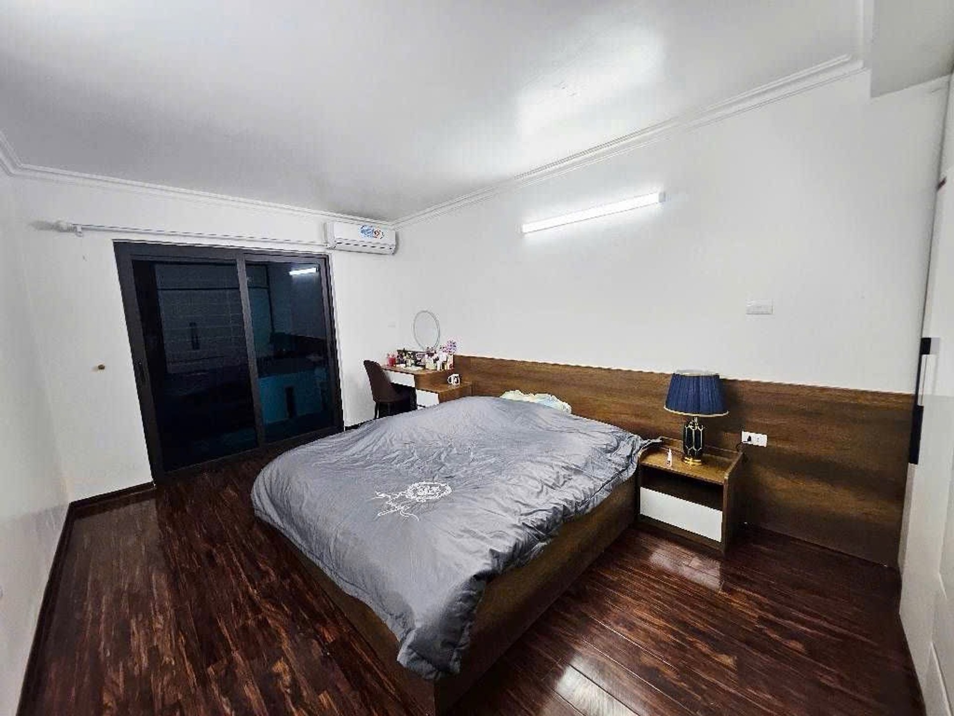 Bán nhà Tân Mai - diện tích 32m2 5 tầng - Ba gác tận cửa - giá 7,48 tỷ