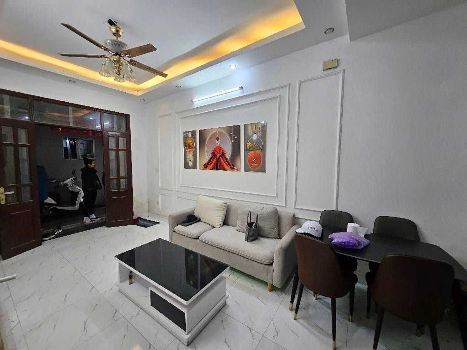 Bán nhà Tân Mai - diện tích 32m2 5 tầng - Ba gác tận cửa - giá 7,48 tỷ