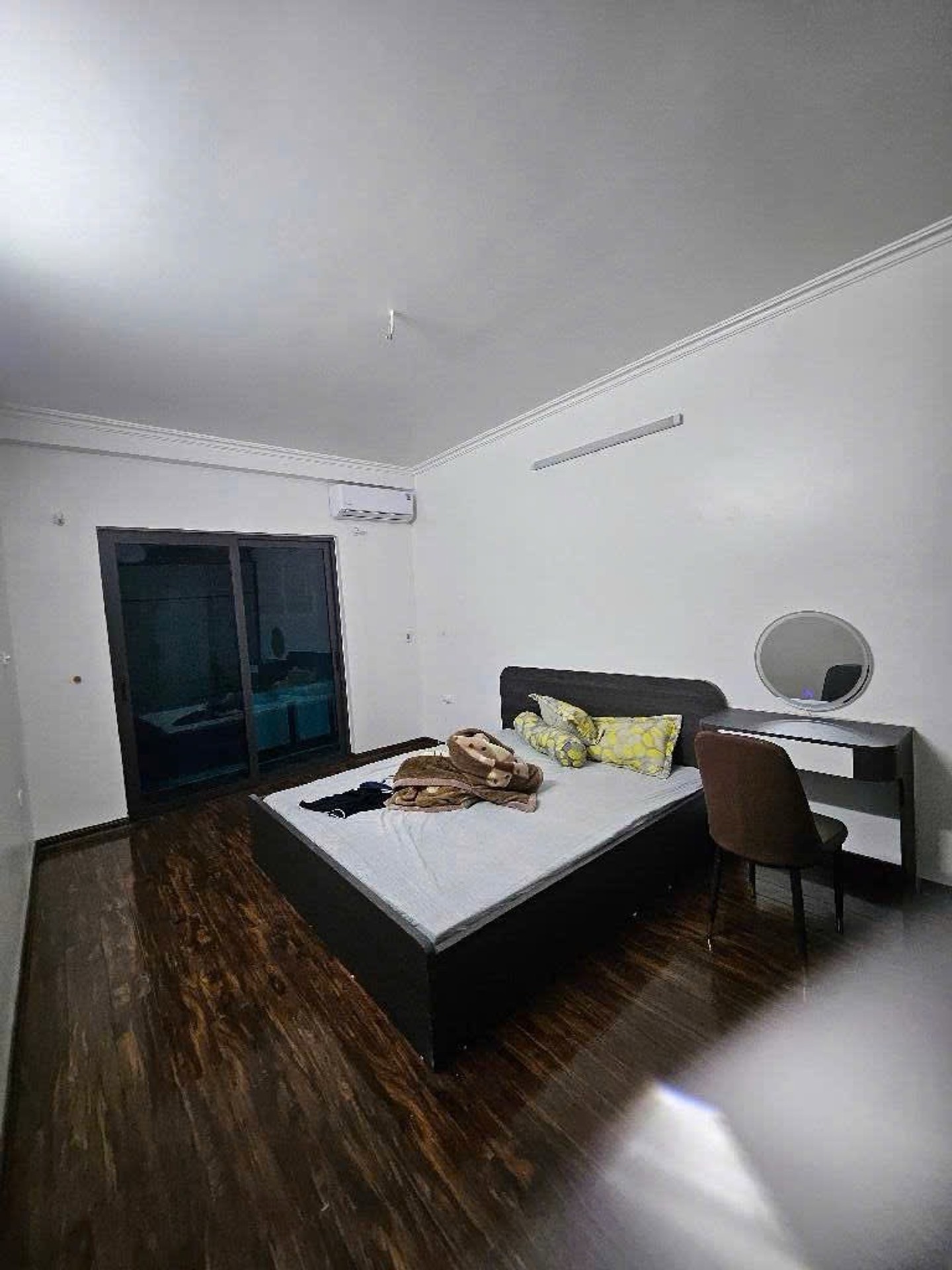 Bán nhà Tân Mai - diện tích 32m2 5 tầng - Ba gác tận cửa - giá 7,48 tỷ