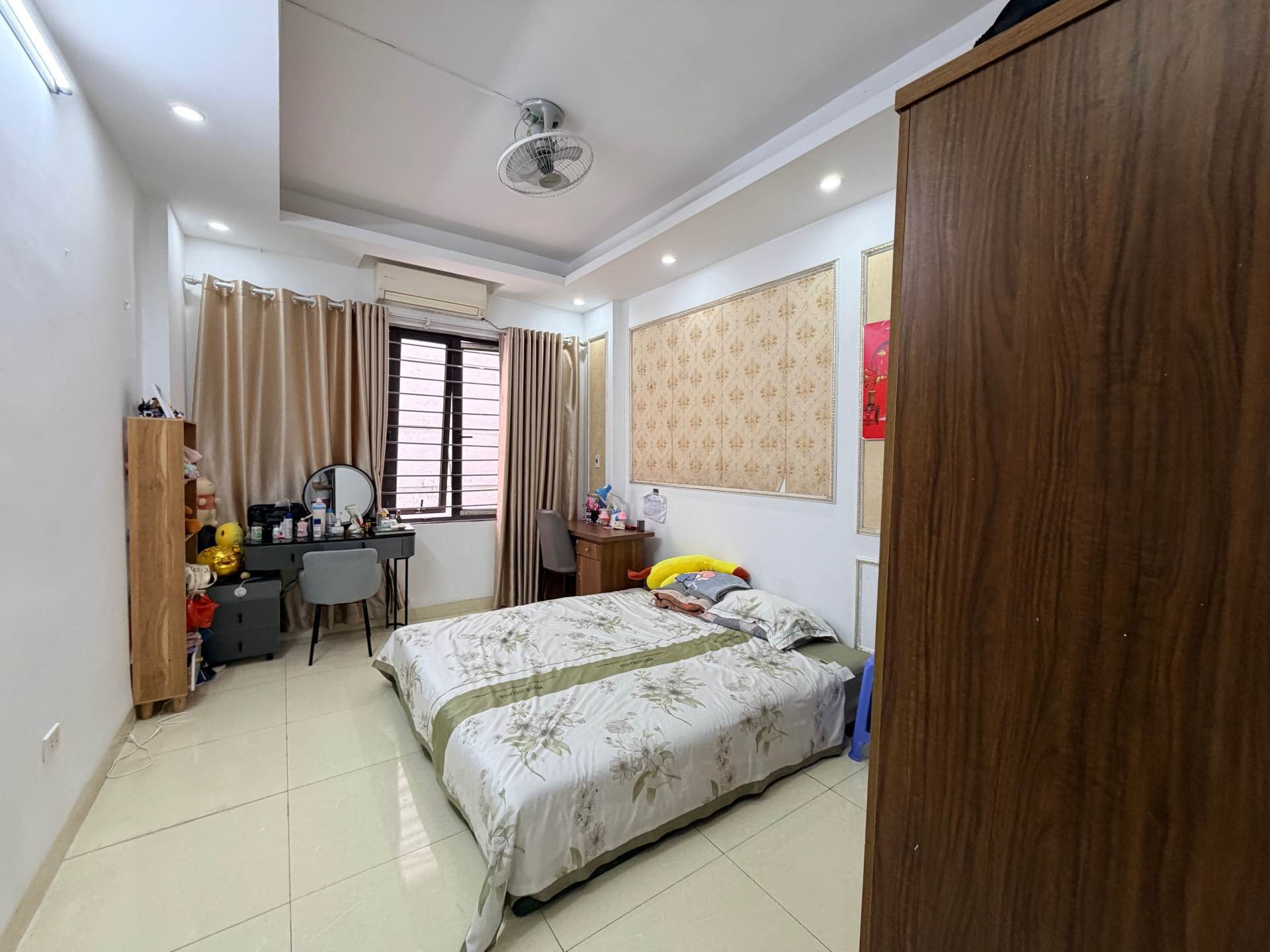 Bán nhà Đông Thiên - diện tích 40m2 4 tầng - Nhà đẹp ở luôn - giá 8,95 tỷ