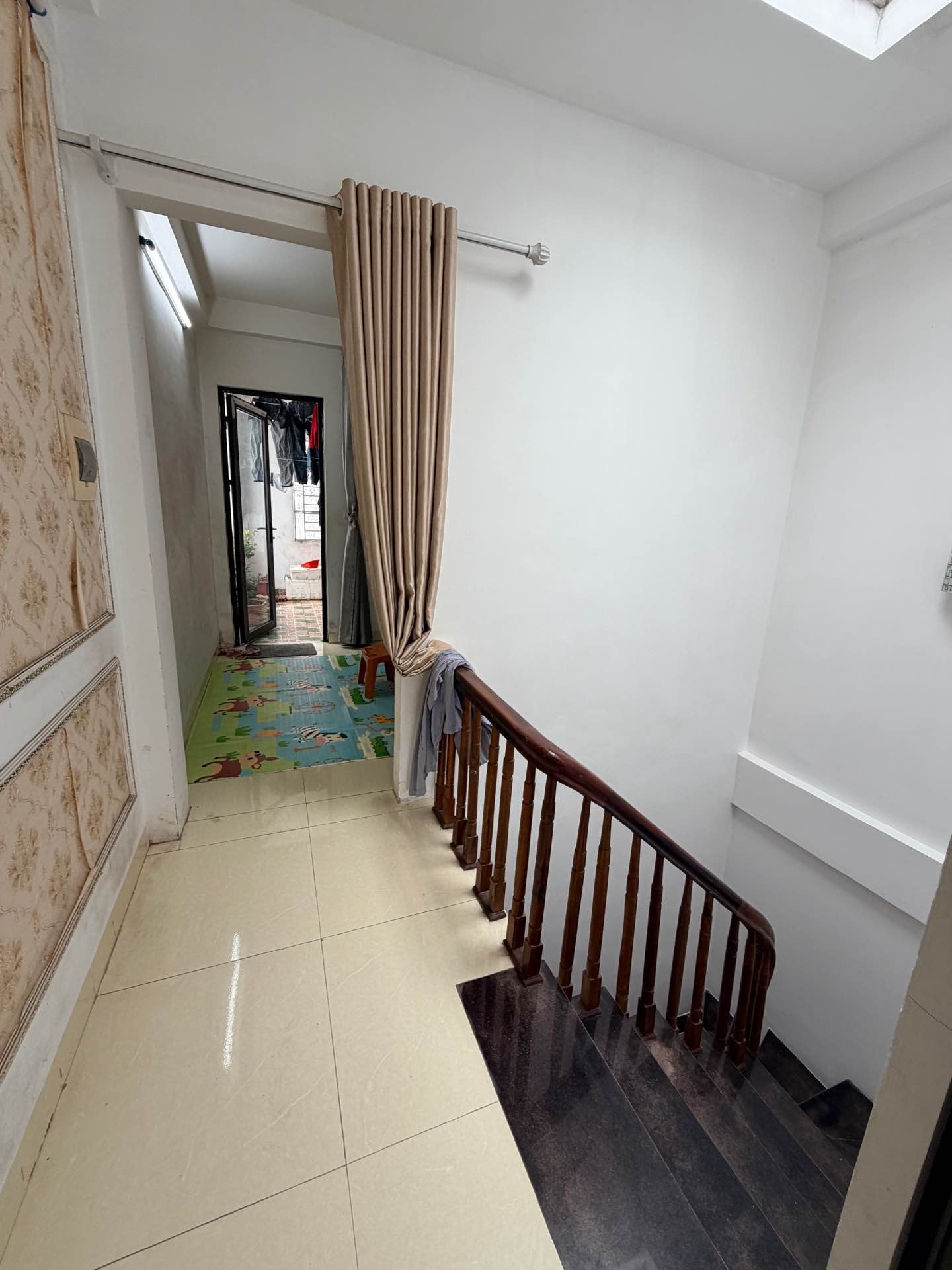Bán nhà Đông Thiên - diện tích 40m2 4 tầng - Nhà đẹp ở luôn - giá 8,95 tỷ