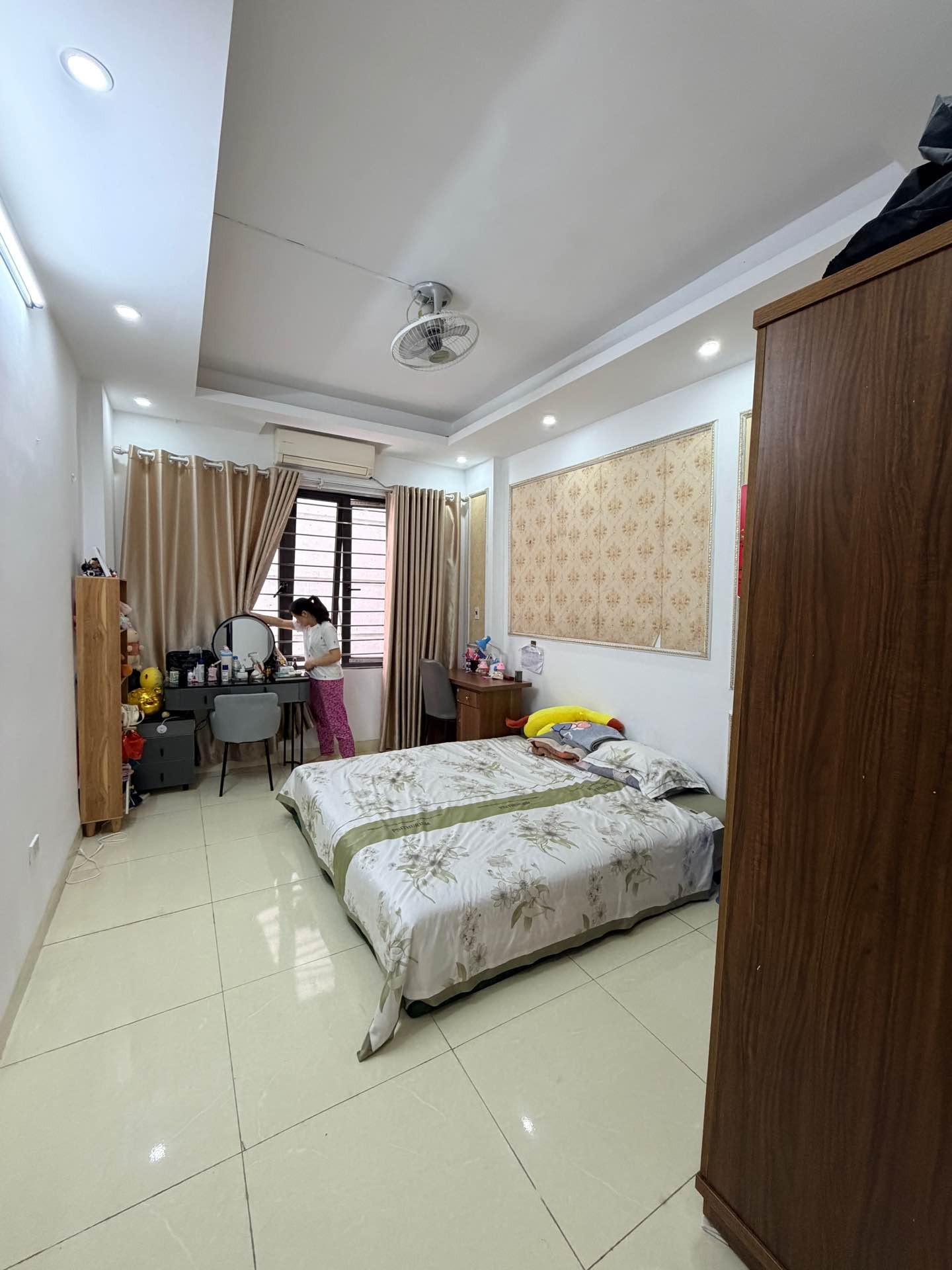 Bán nhà Đông Thiên - diện tích 40m2 4 tầng - Nhà đẹp ở luôn - giá 8,95 tỷ