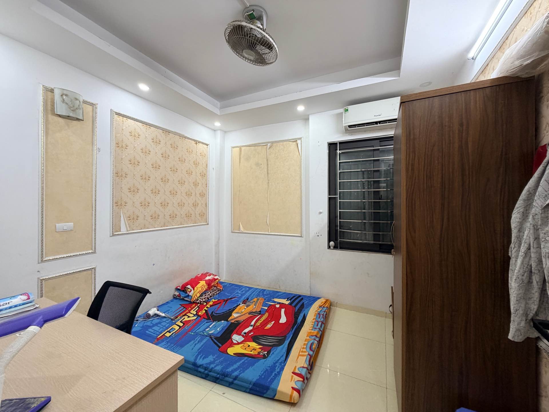 Bán nhà Đông Thiên - diện tích 40m2 4 tầng - Nhà đẹp ở luôn - giá 8,95 tỷ